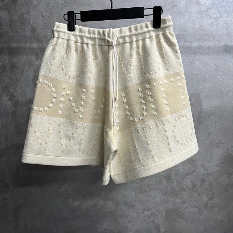 Louis Vuitton Louis Vuitton size m Beige Letter Print Straight Leg Shorts Size US 30 / EU 46 - 1 Thumbnail