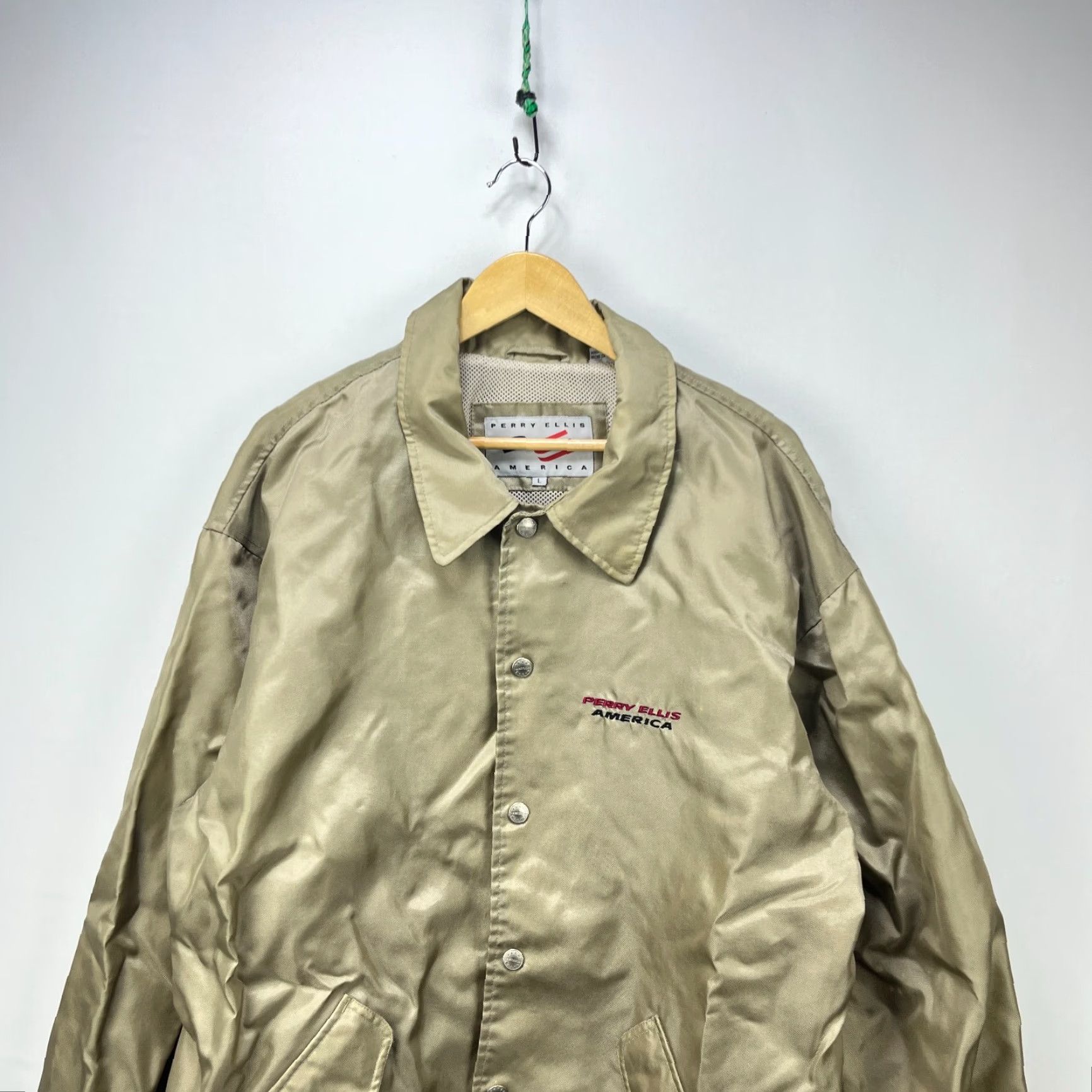 Perry Ellis VINTAGE Perry Ellis America Windbreaker Jacket 90s Snap Beige L Mens Size US L / EU 52-54 / 3 - 4 Thumbnail