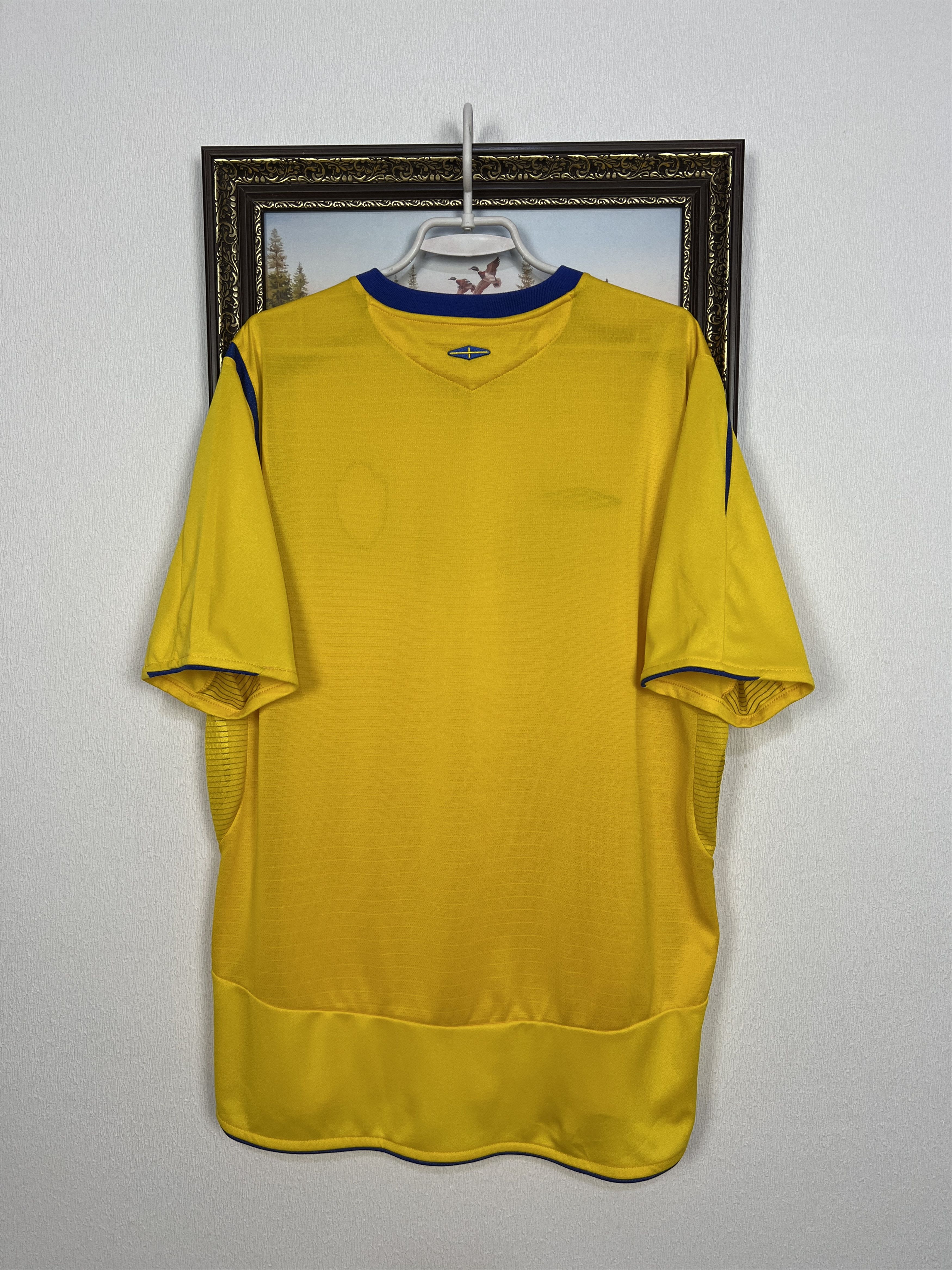 Umbro Sweden Home football shirt 2005 Soccer Umbro Jersey National Size US XL / EU 56 / 4 - 13 Thumbnail
