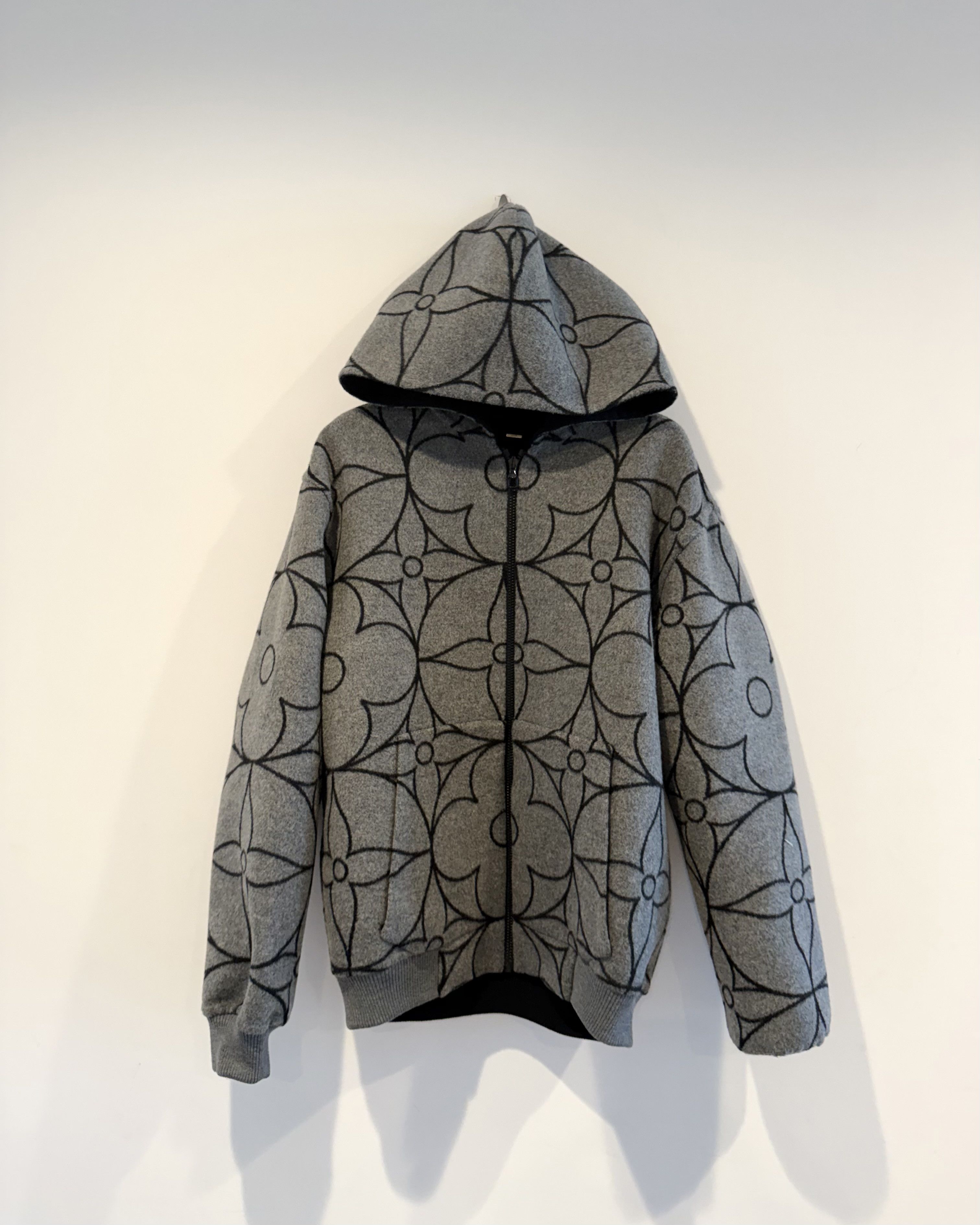 Louis Vuitton Louis Vuitton Reversible Monogram Flower Shearling Hoodie Size US M / EU 48-50 / 2 - 1 Thumbnail