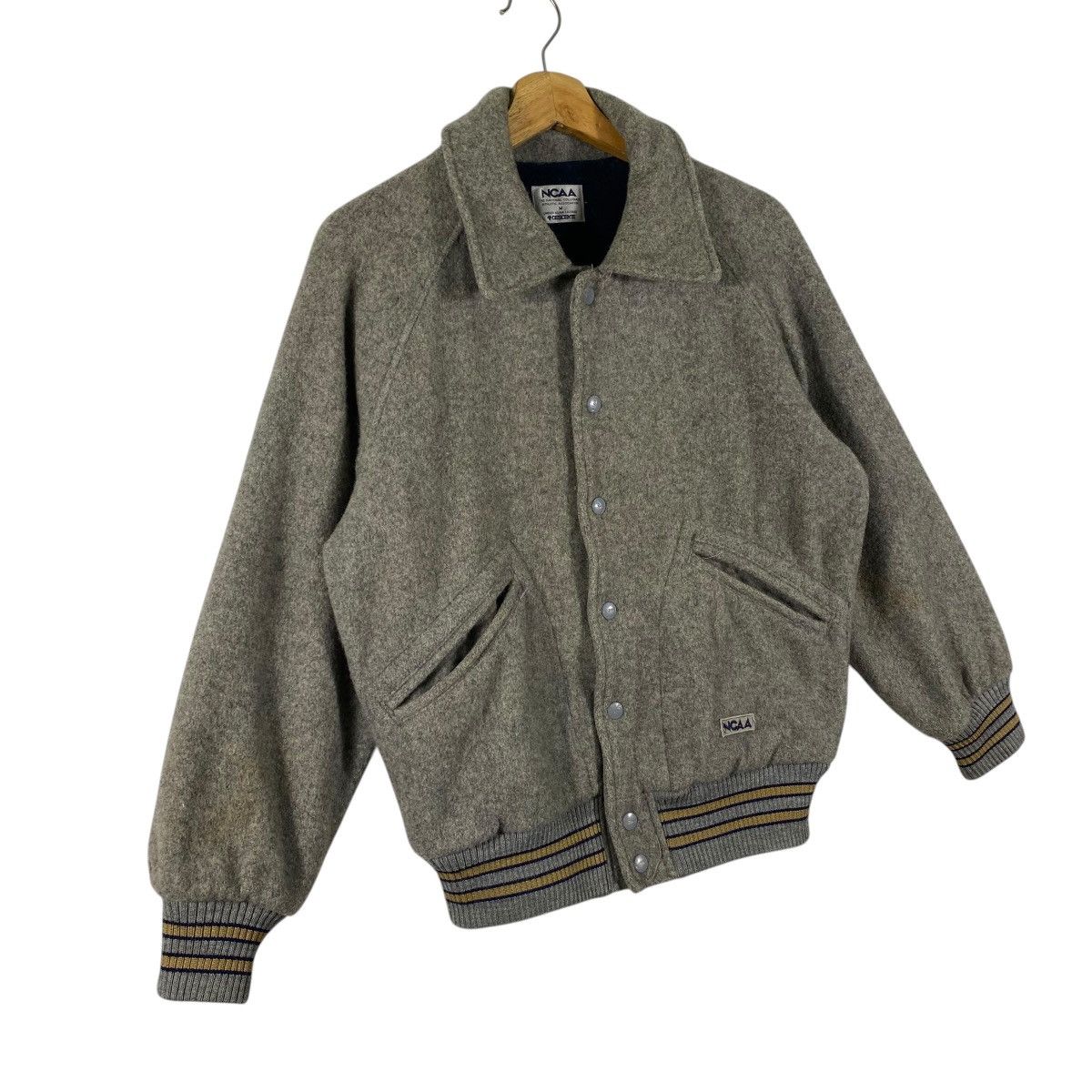 NCAA Vintage NCAA Varsity Wool Jacket M Size Grey Colour Size US M / EU 48-50 / 2 - 7 Thumbnail