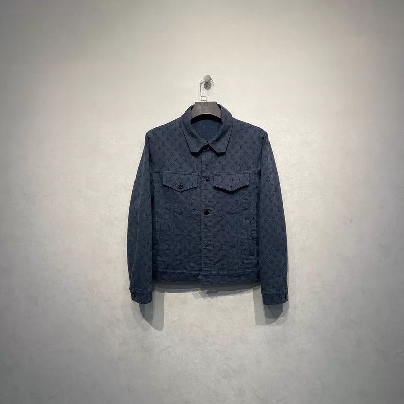 Louis Vuitton Louis Vuitton Full logo denim jacket Size US M / EU 48-50 / 2 - 1 Thumbnail