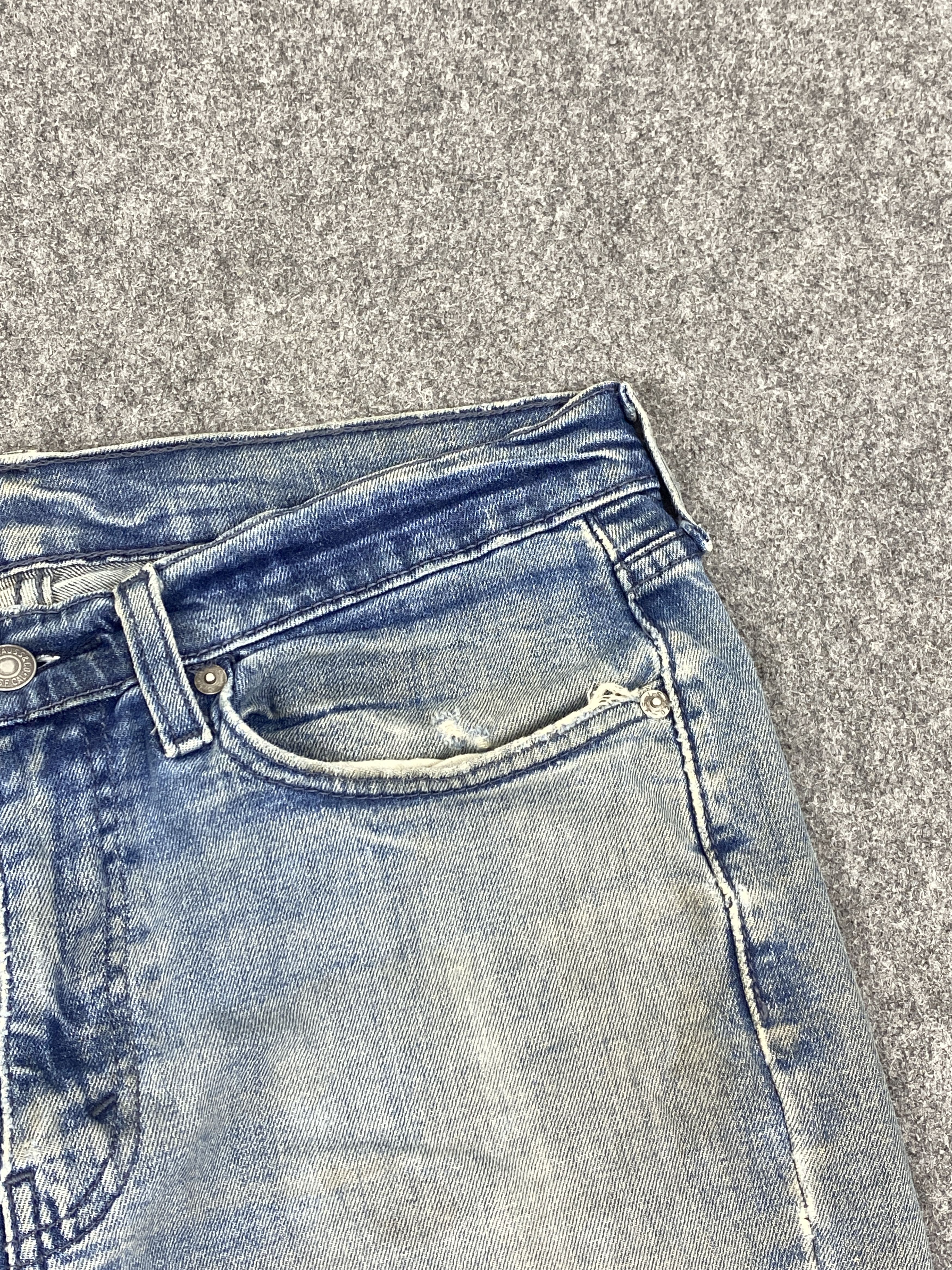 Levi's Distressed Vintage Levi's 514 Faded Blue Jeans DP2820 Size US 31 - 9 Thumbnail