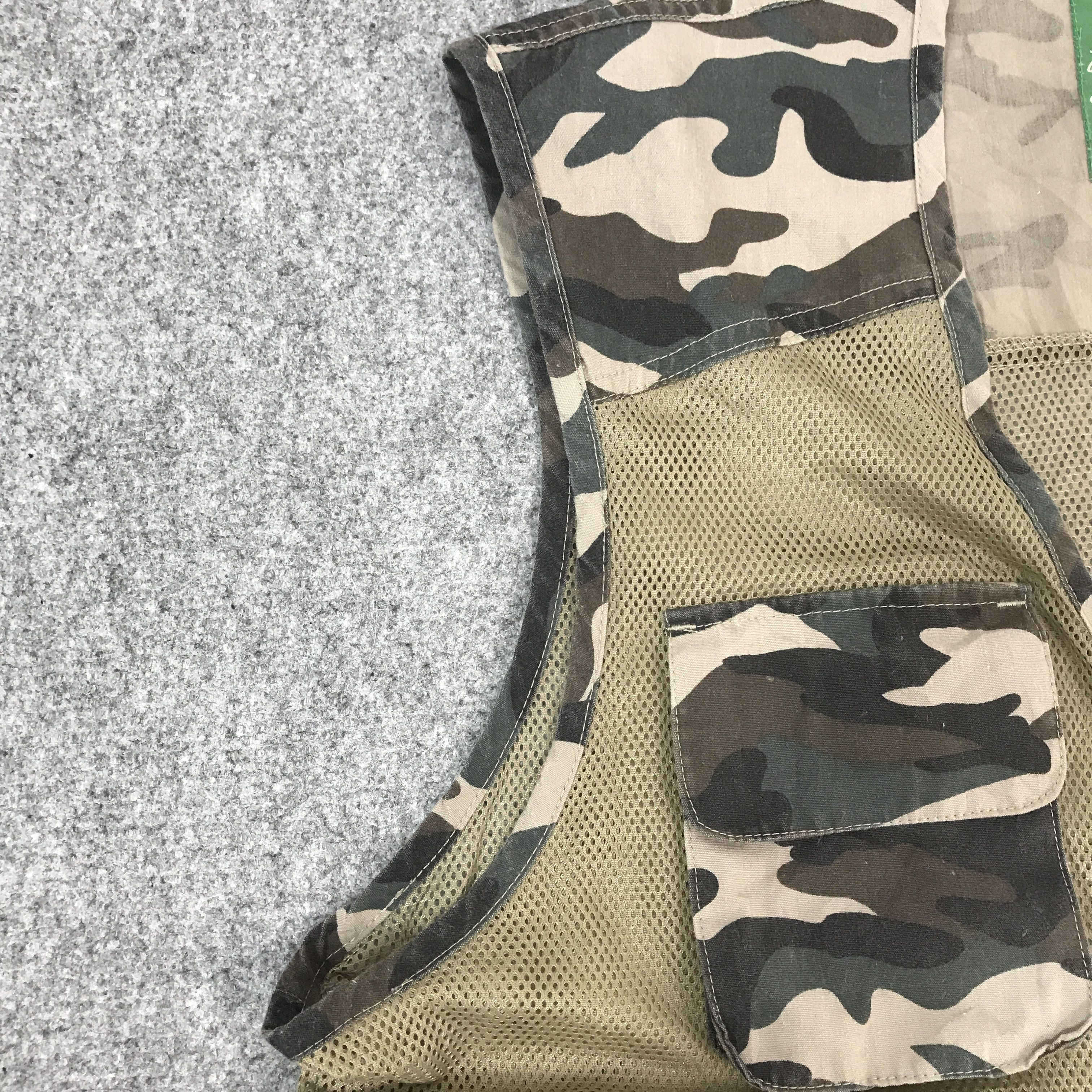 Japanese Brand Mountain Camo Military Vest Jacket Size US L / EU 52-54 / 3 - 5 Thumbnail