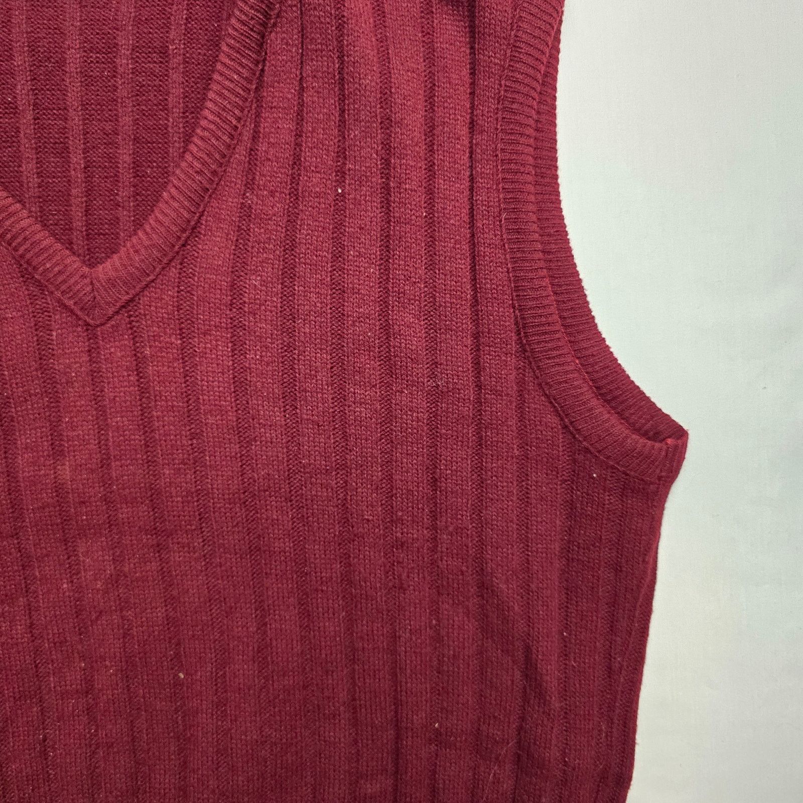 London Fog × Vintage Vintage London Fog Sweater Vest Large V Neck Acrylic Maroon Size US L / EU 52-54 / 3 - 2 Thumbnail