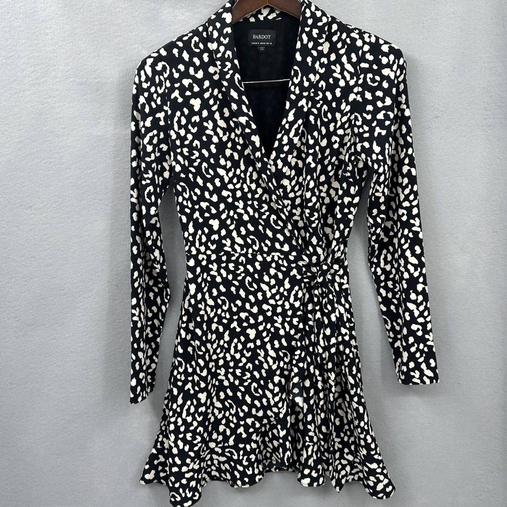 Vintage Bardot Womens XS Black Mini Dress Wrap Animal Print Ruffle V-Neck Casual Sleeve Short Dress Preppy Modern Capsule Vintage: No (remove? vintage No) Size XS / US 0-2 / IT 36-38 - 2 Thumbnail
