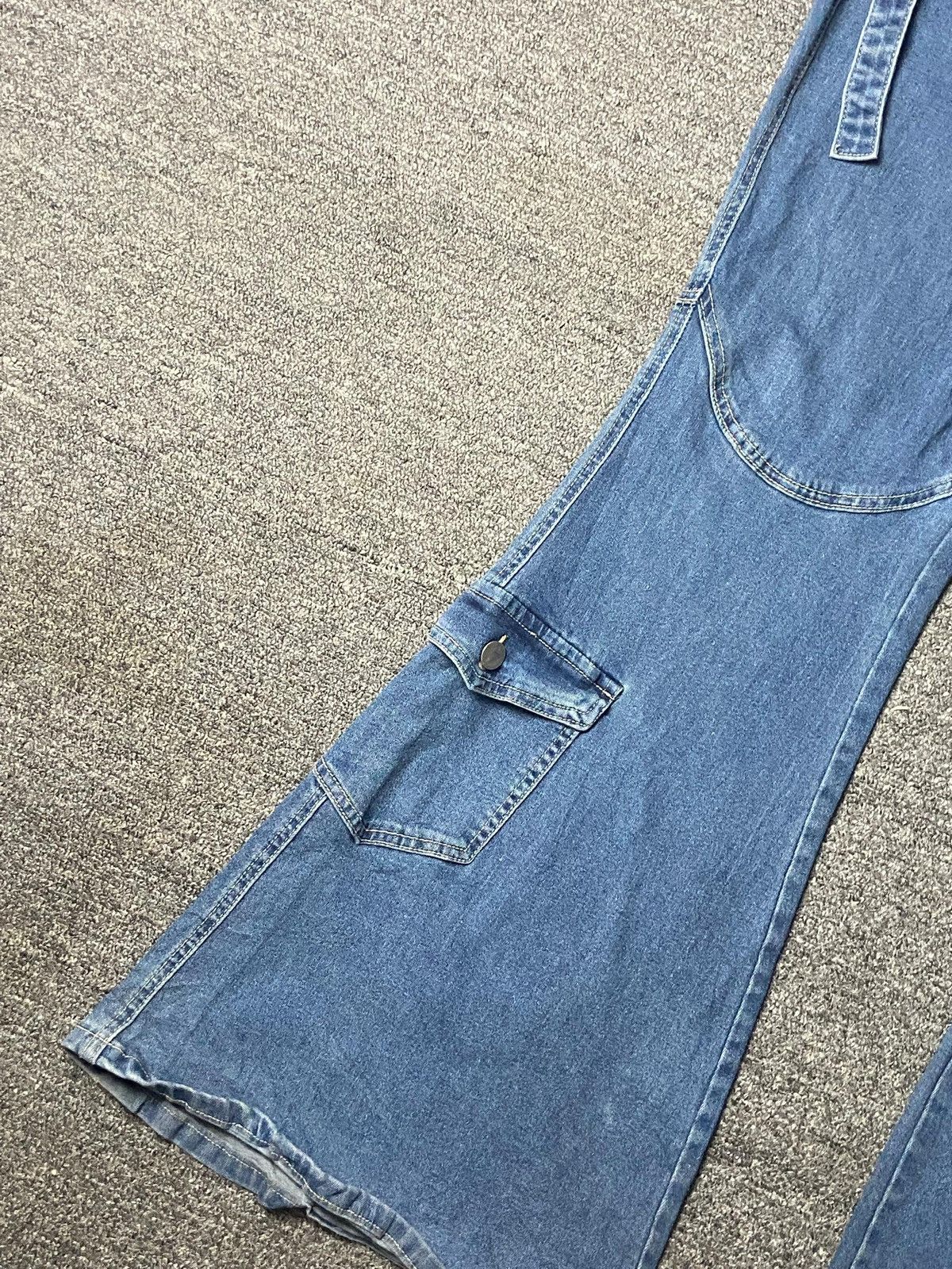 Shein SHEIN Mid Rise Bootcut Cargo Jeans (138) Size 34" / US 12 / IT 48 - 10 Thumbnail