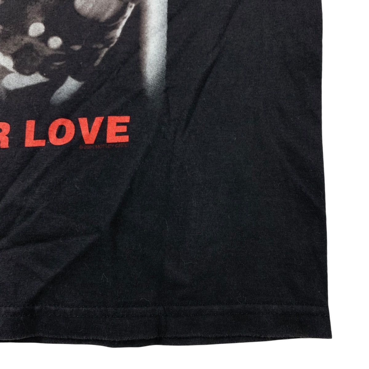 Band Tees Vintage 2001 MOTLEY CRUE Too fast love glam rock band tee Size US M / EU 48-50 / 2 - 8 Thumbnail