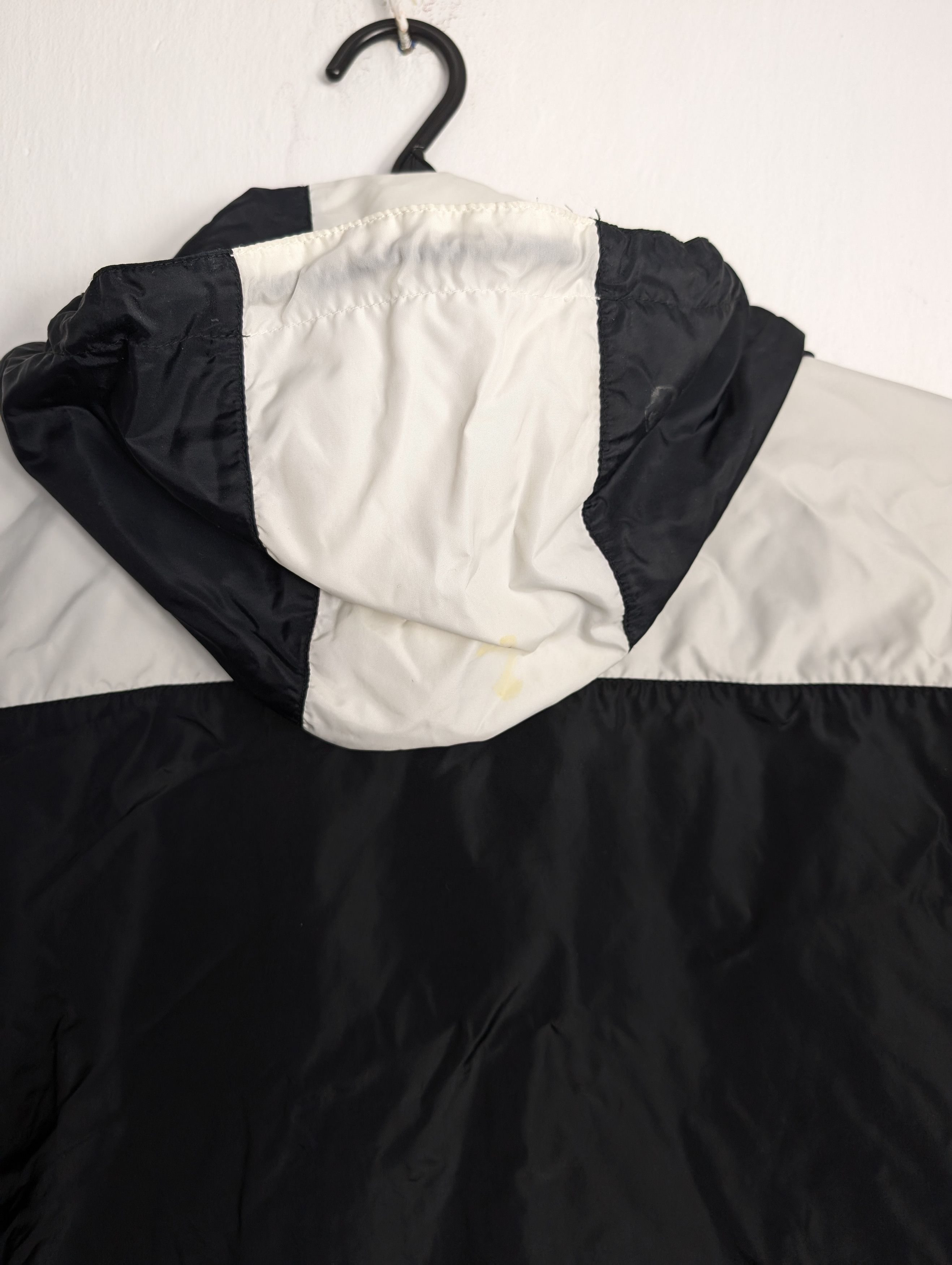 Nike Vintage Nike Sports Classics Windbreaker Jacket Boxy Y2K Size US S / EU 44-46 / 1 - 6 Thumbnail