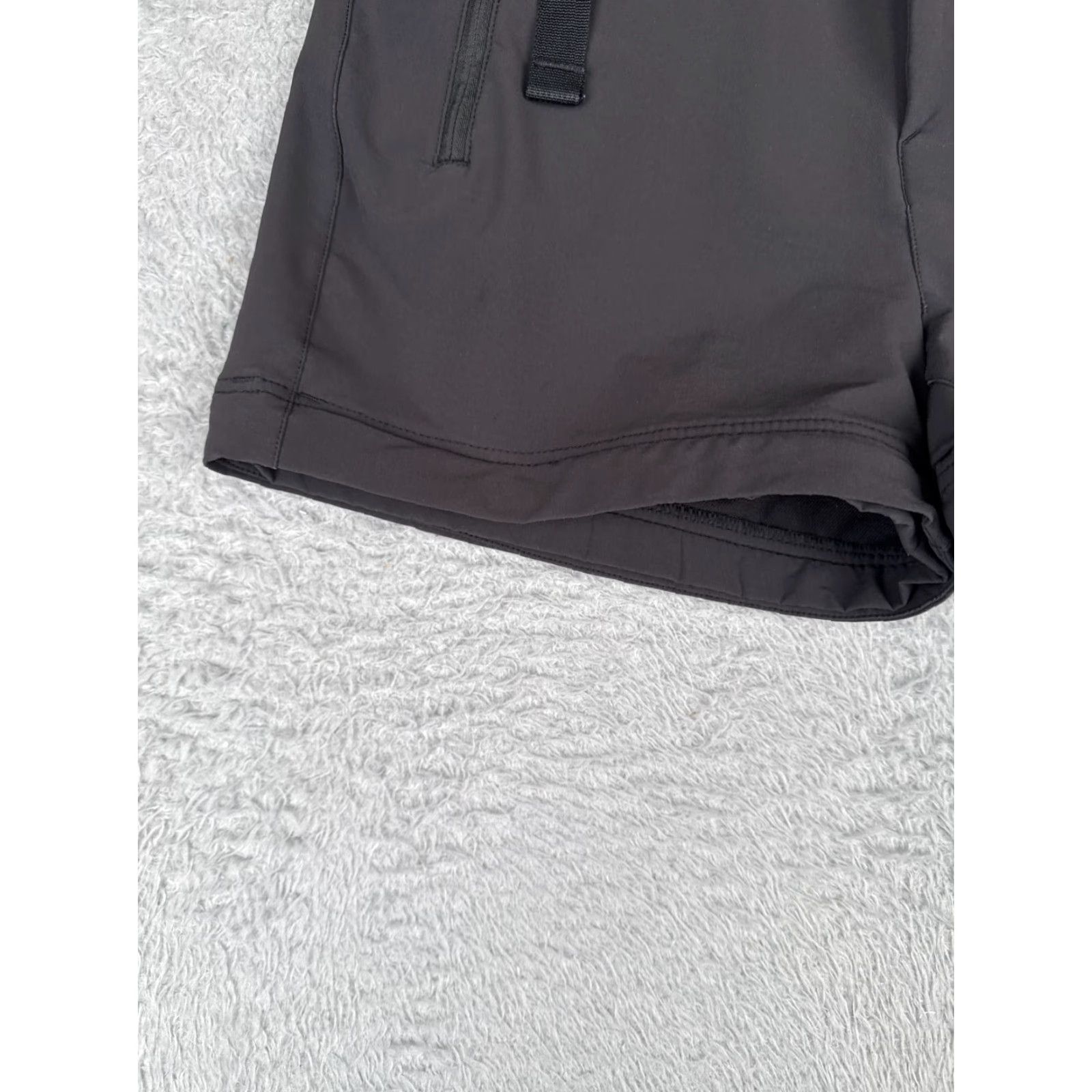 Lululemon Lululemon Shorts Women 6 Black Speed Short Perforated 2.5" Gym Run Running - Womens, Shorts, Black, 6, Lululemon Size 28" / US 6 / IT 42 - 3 Thumbnail