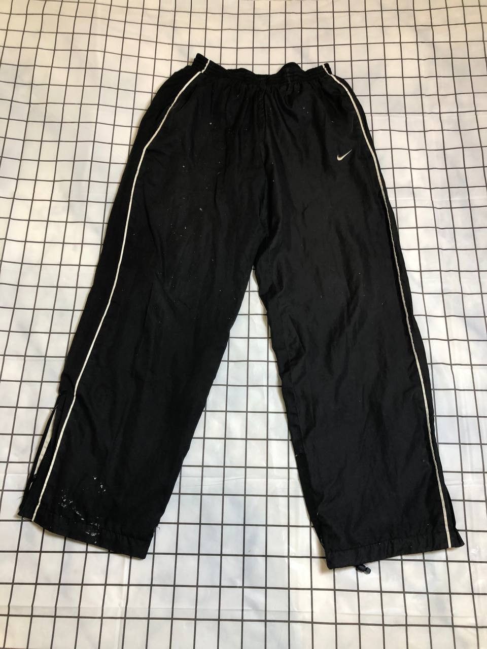 Nike Vintage Nike Track Pants 00s Nylon Swoosh Y2K Size US 32 / EU 48 - 1 Thumbnail