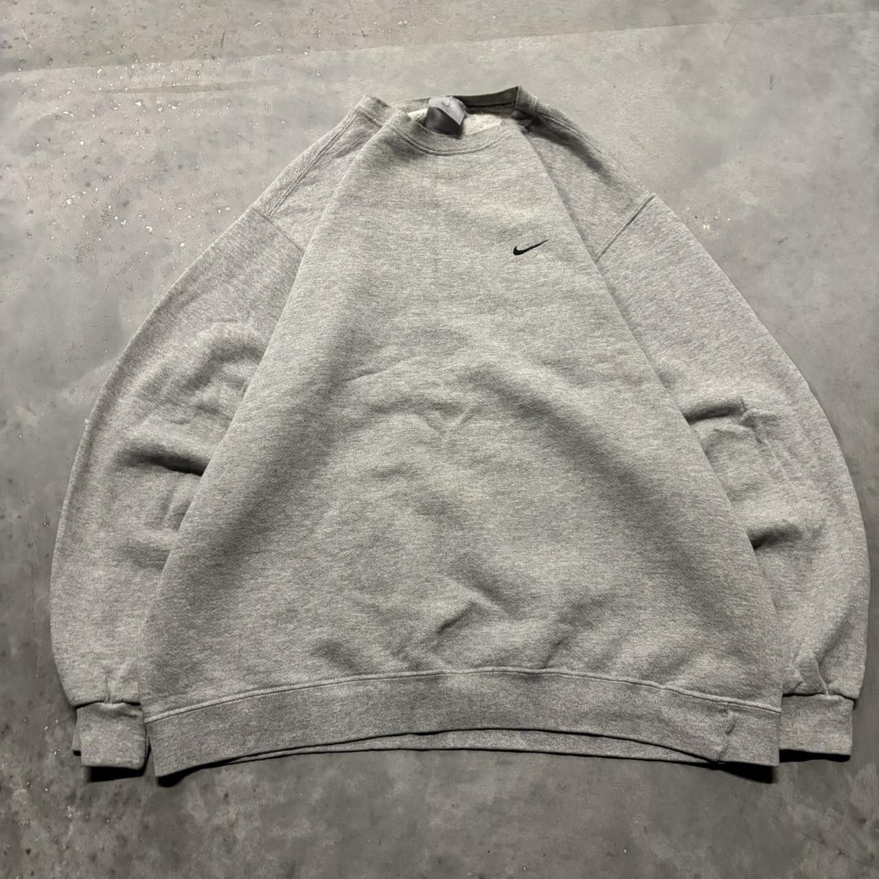Vintage grey nike crewneck hotsell