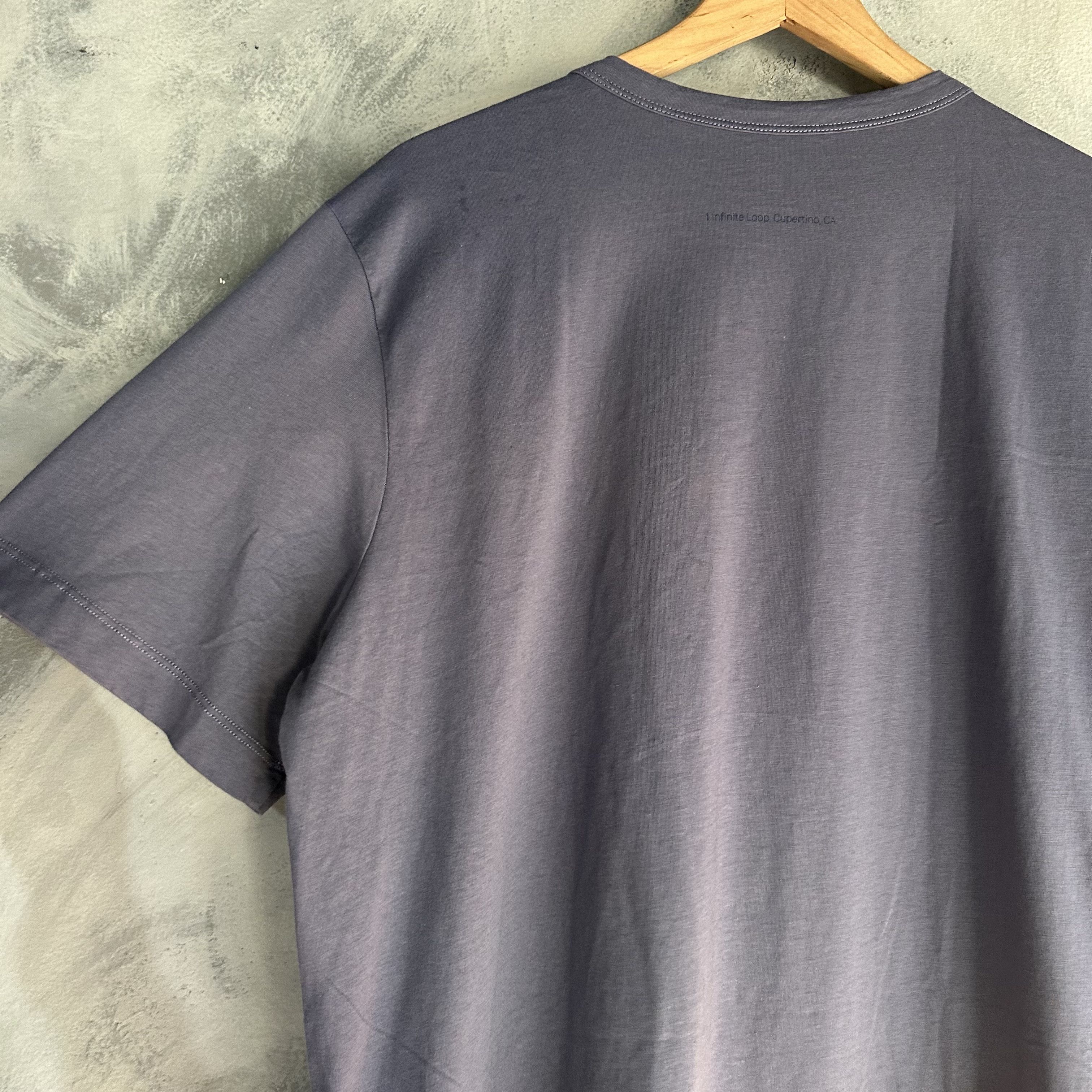 Apple Apple Branded T Shirt Mens Large Purple Pullover Employee Size US L / EU 52-54 / 3 - 6 Thumbnail