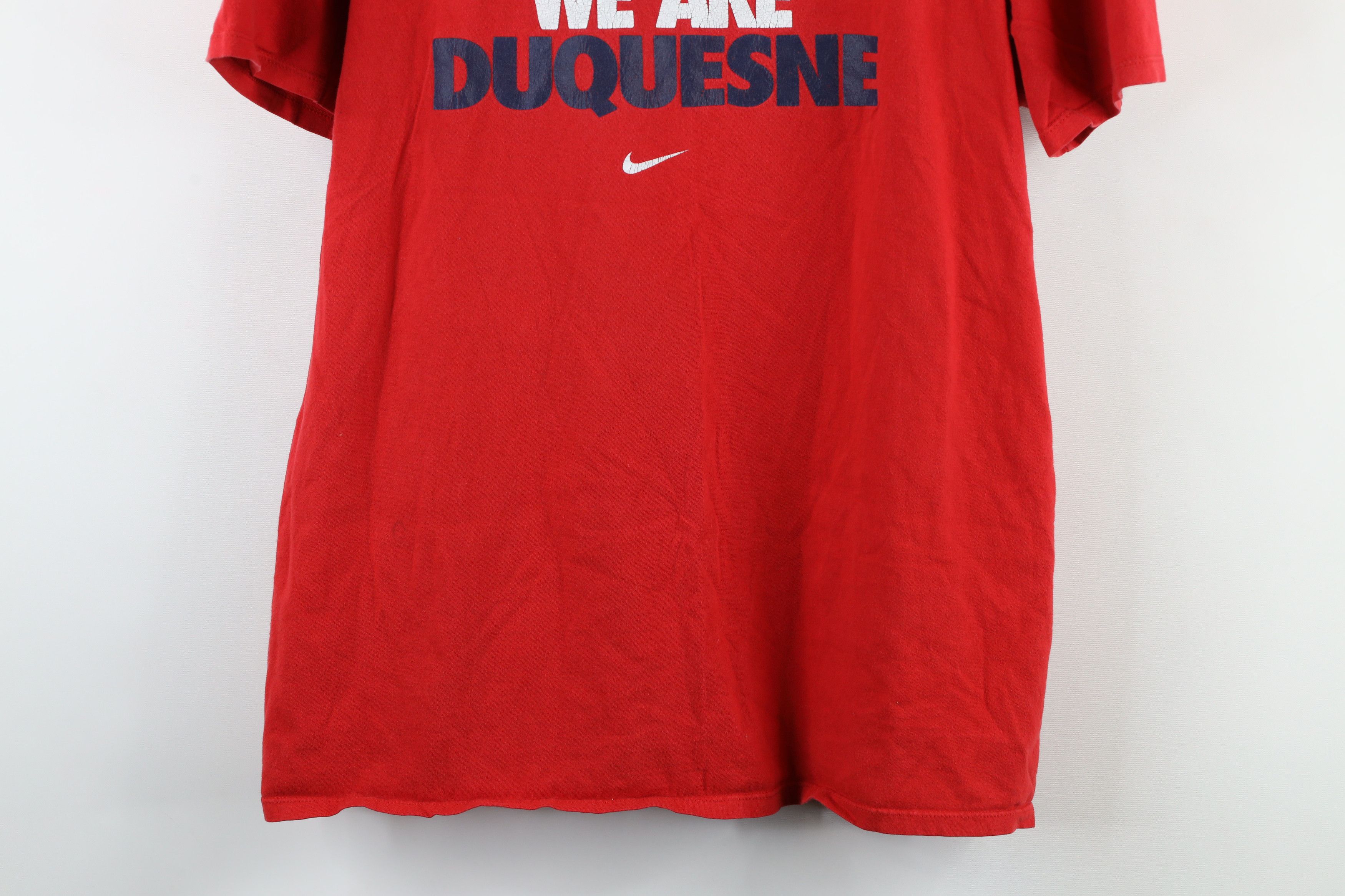 Nike × Vintage Vintage Nike Center Swoosh Duquesne University T-Shirt Red Size US L / EU 52-54 / 3 - 3 Thumbnail