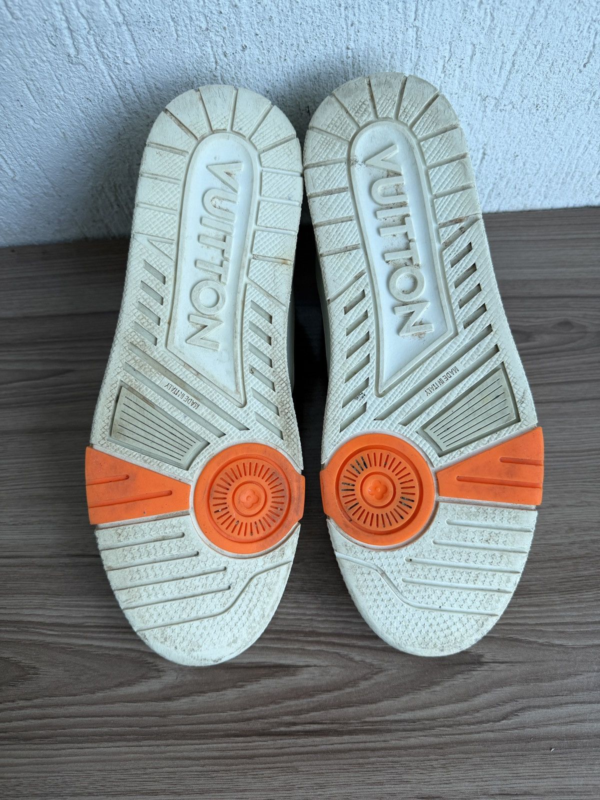 Louis Vuitton Special edition Virgil Abloh trainers Size US 11 / EU 44 - 19 Thumbnail