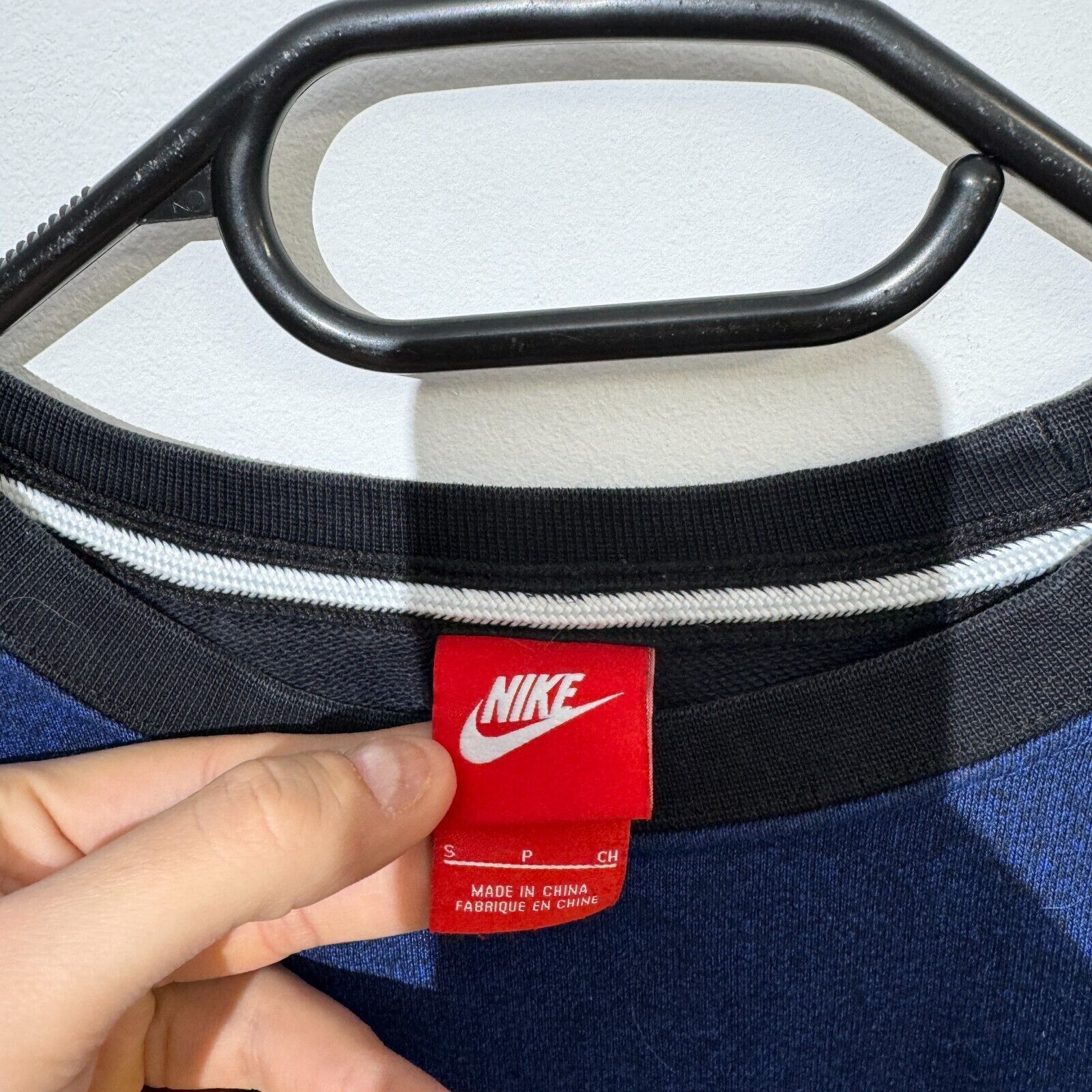 Nike Vintage Nike Unisex Navy Blue Cotton Crewneck Size S Size US S / EU 44-46 / 1 - 7 Thumbnail
