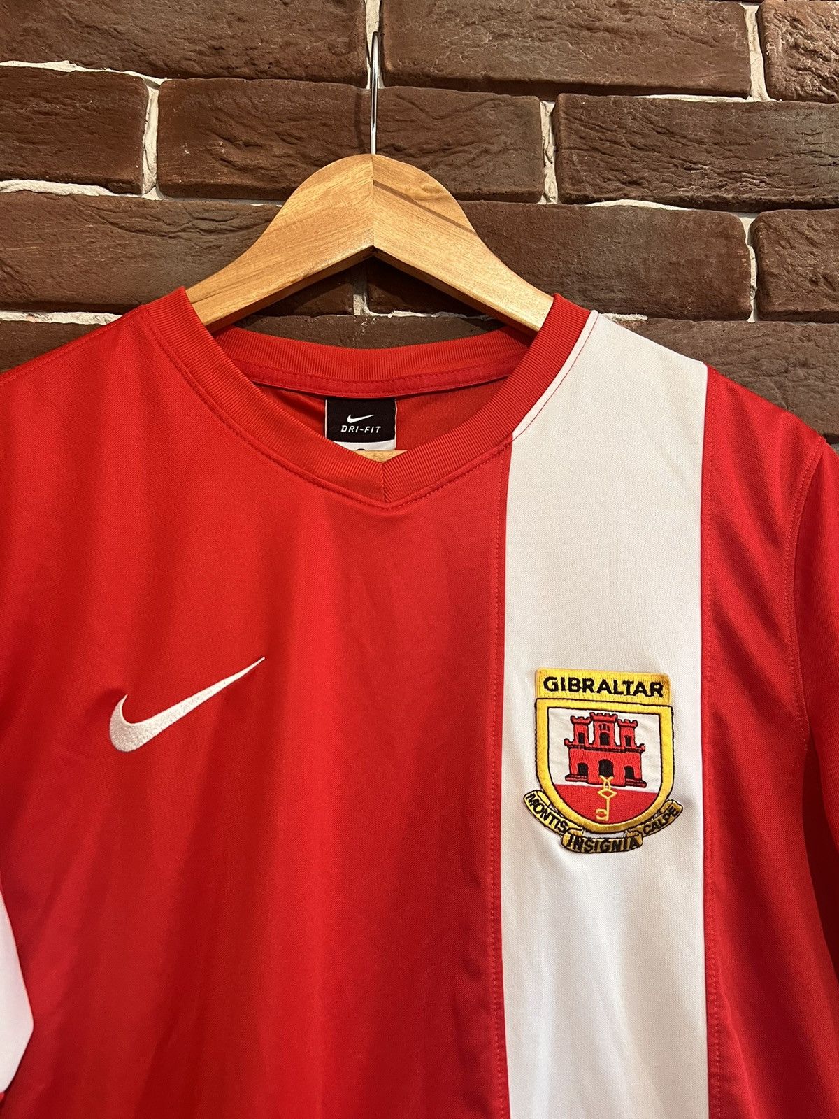 Nike Rare Nike Gibraltar Y2K M Red Jersey Soccer Kit 00s Size US M / EU 48-50 / 2 - 3 Thumbnail