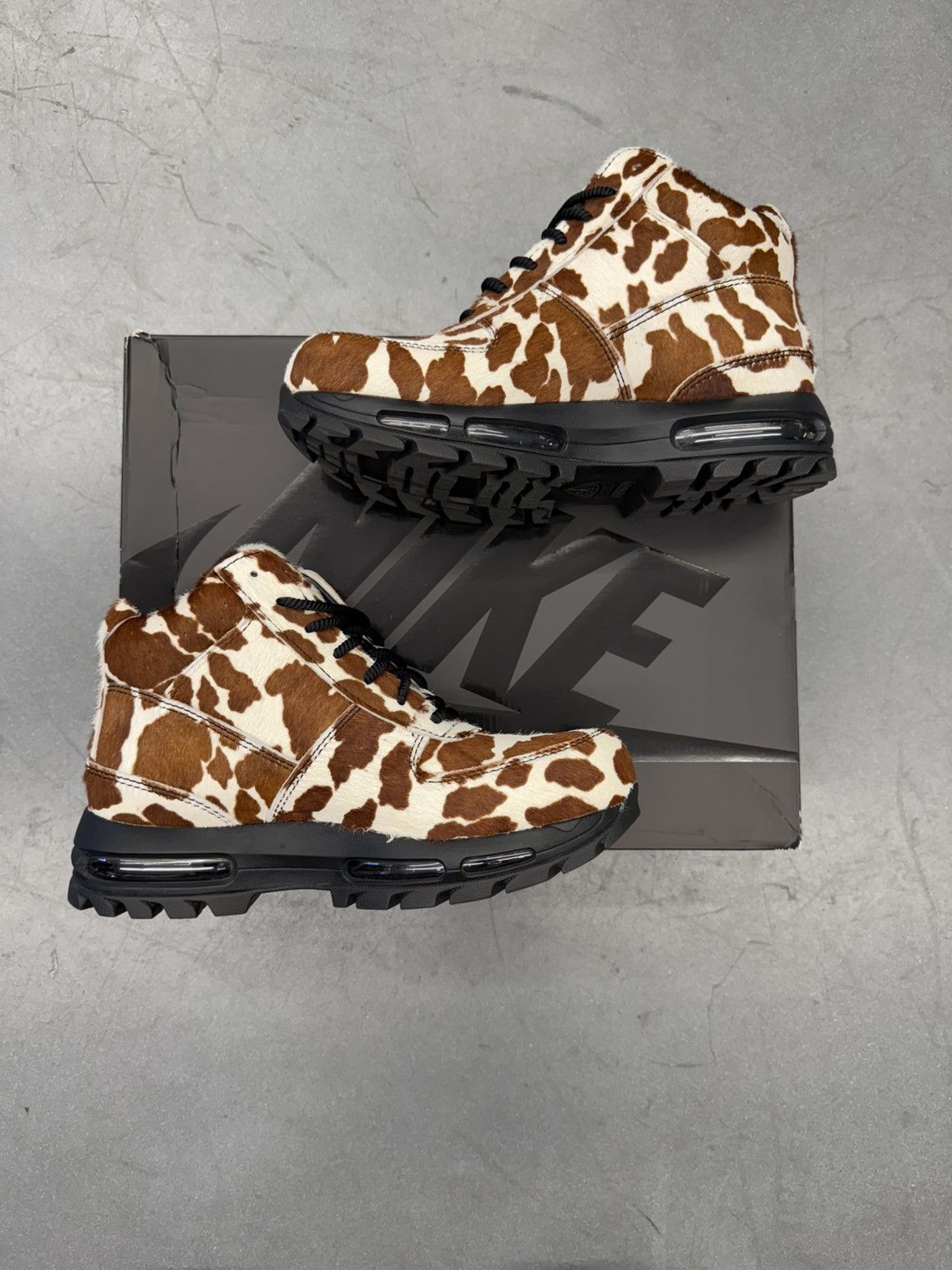 Nike 2025 Nike Air Max Goadome Sail Cacao Wow Cow Print Pony Hair Size US 8 / EU 41 - 2 Thumbnail