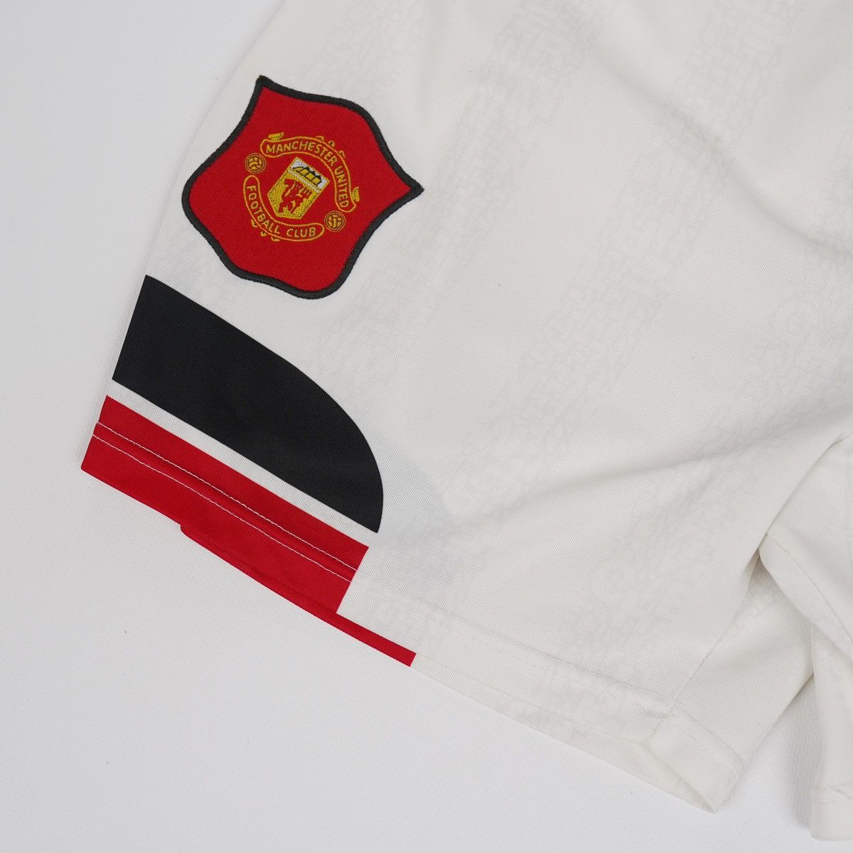 Umbro Umbro Manchester United Vintage Football Soccer Shorts Size US 30 / EU 46 - 4 Thumbnail