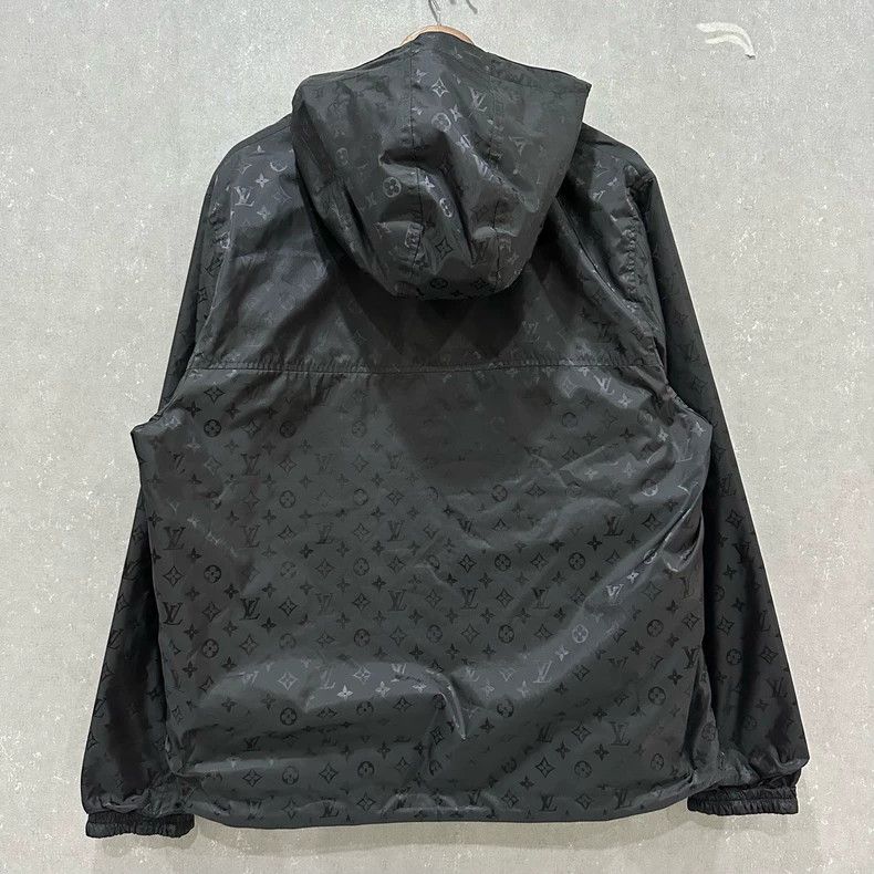 Louis Vuitton Louis Vuitton Black pin reversible jacket Size US M / EU 48-50 / 2 - 4 Thumbnail