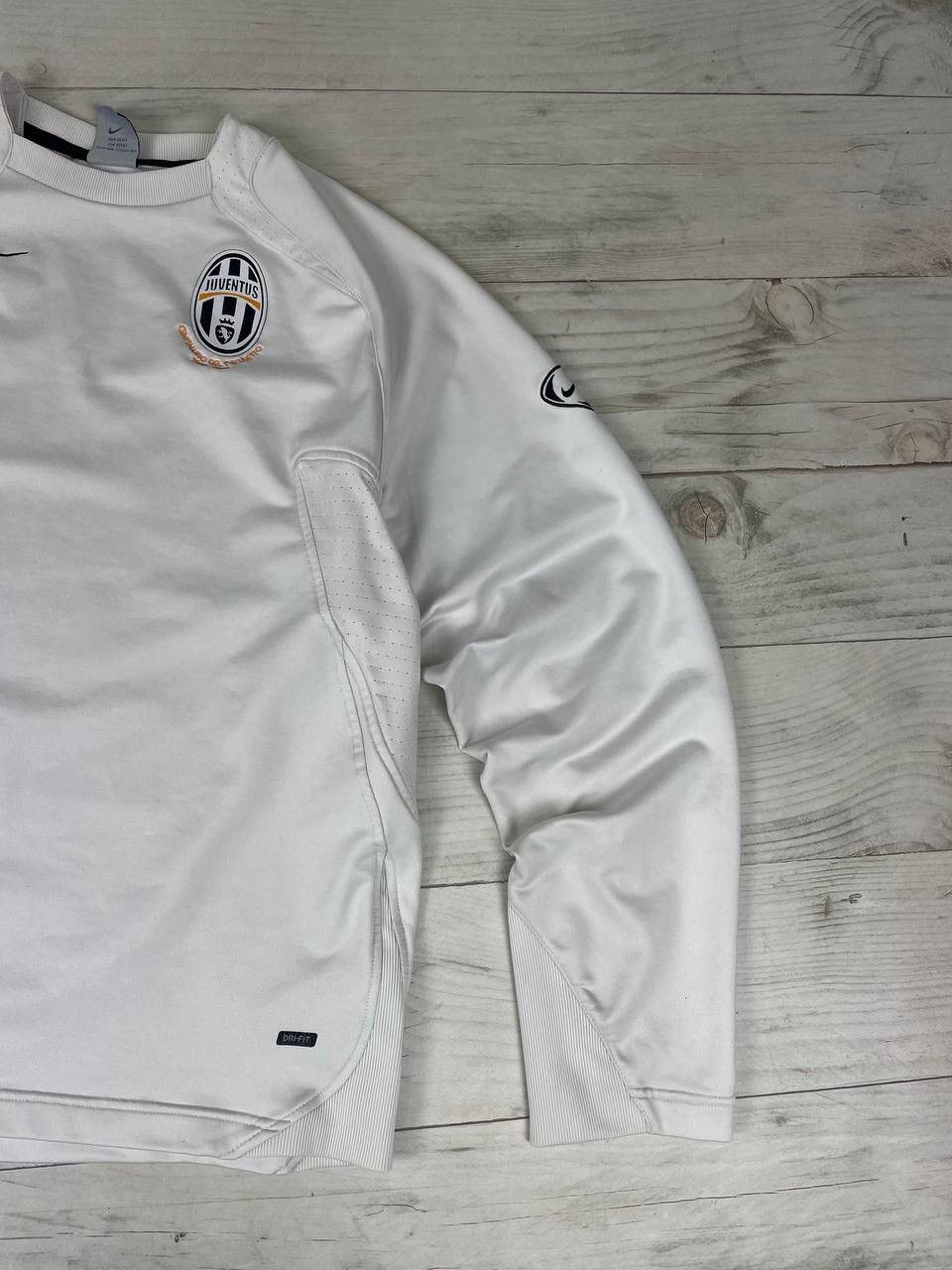 Nike Vintage Nike Juventus 2005 2006 Training Sweatshirt Soccer Size US M / EU 48-50 / 2 - 5 Thumbnail