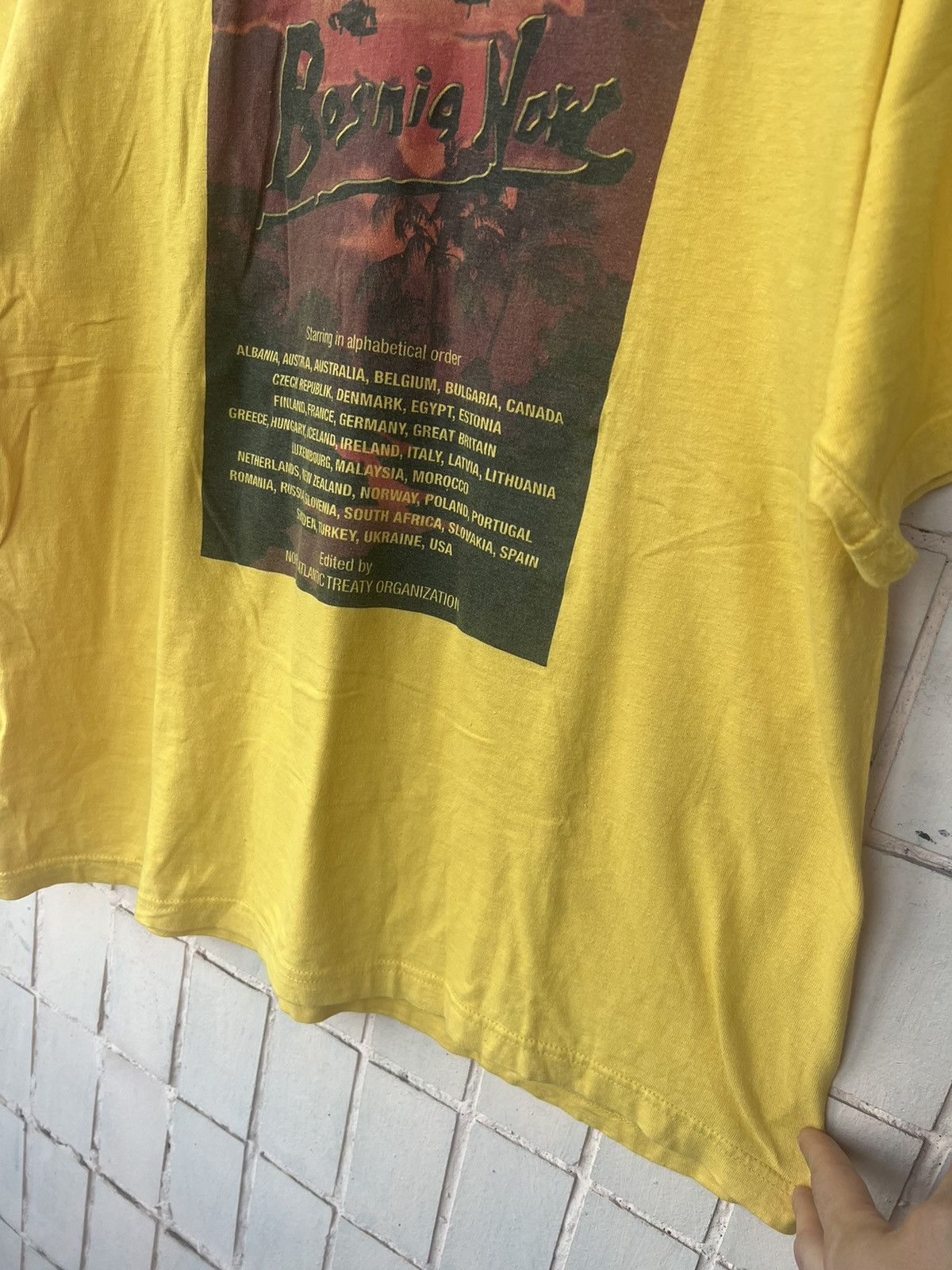 Other Vintage Bosnia Now Tee Shirts Size US L / EU 52-54 / 3 - 8 Thumbnail