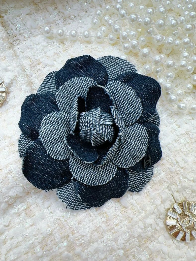 Chanel Chanel Camellia Brooch 17A Size ONE SIZE - 5 Thumbnail