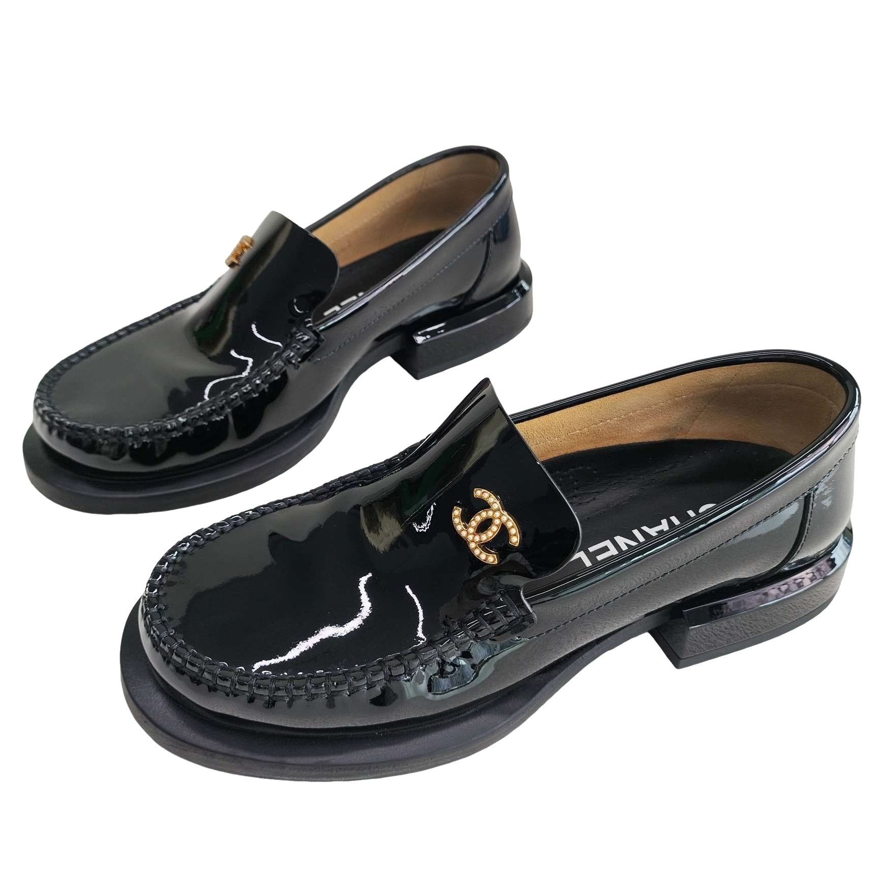 Chanel Chanel Patent Leather Pearl Logo Loafers Size 35.5 Size US 5.5 / IT 35.5 - 1 Thumbnail