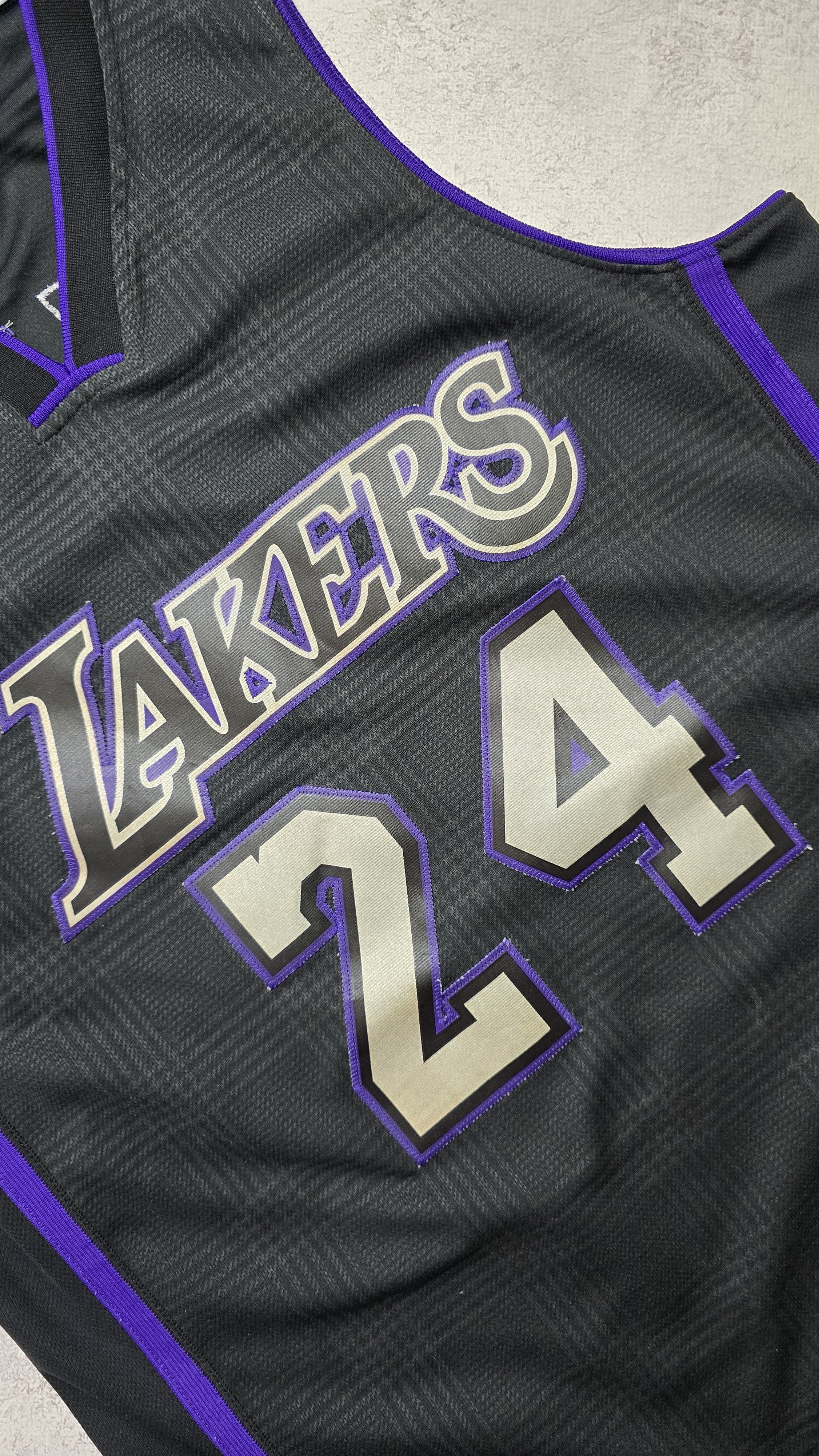 Adidas Kobe Bryant 24 LA Lakers Black Purple Limited Edition Jersey Size US S / EU 44-46 / 1 - 12 Thumbnail