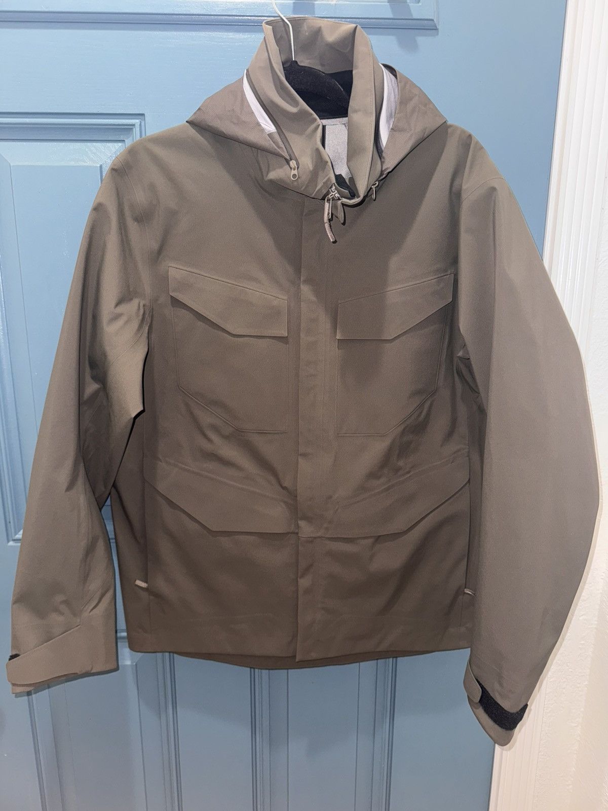 新品未使用　ARC'TERYX Field Jacket M size $_12.JPG?set_id=880000500F