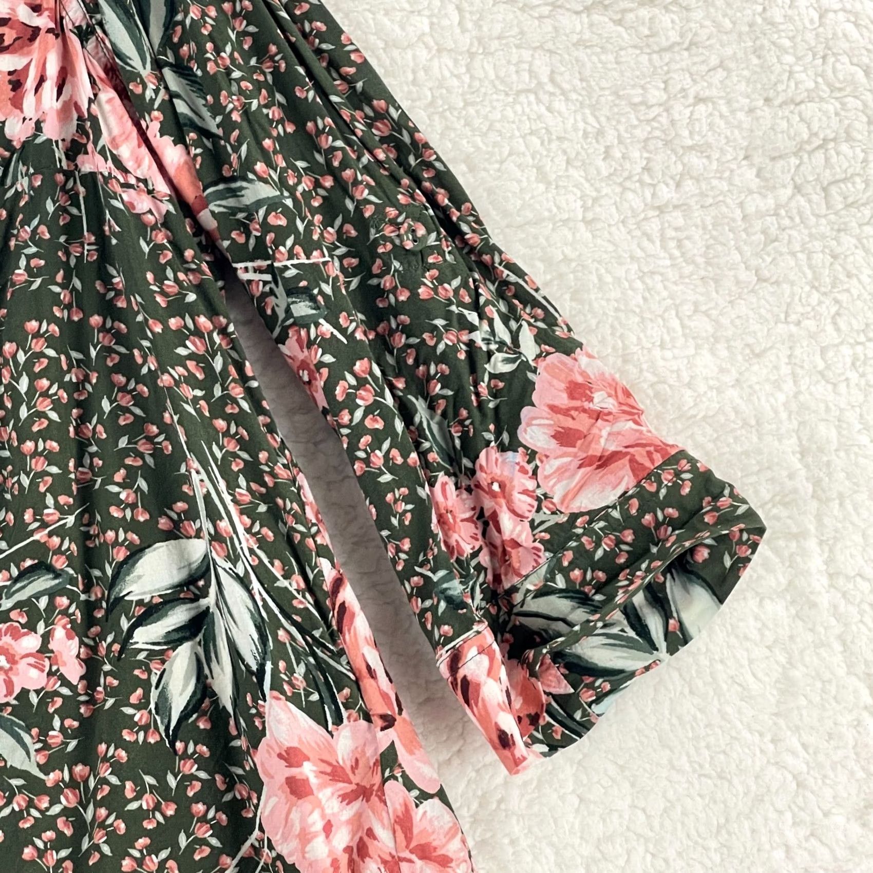 Torrid Torrid Harper Challis Green Floral V-Neck Shirt 3/4 Sleeve M Womens Size M / US 6-8 / IT 42-44 - 4 Thumbnail