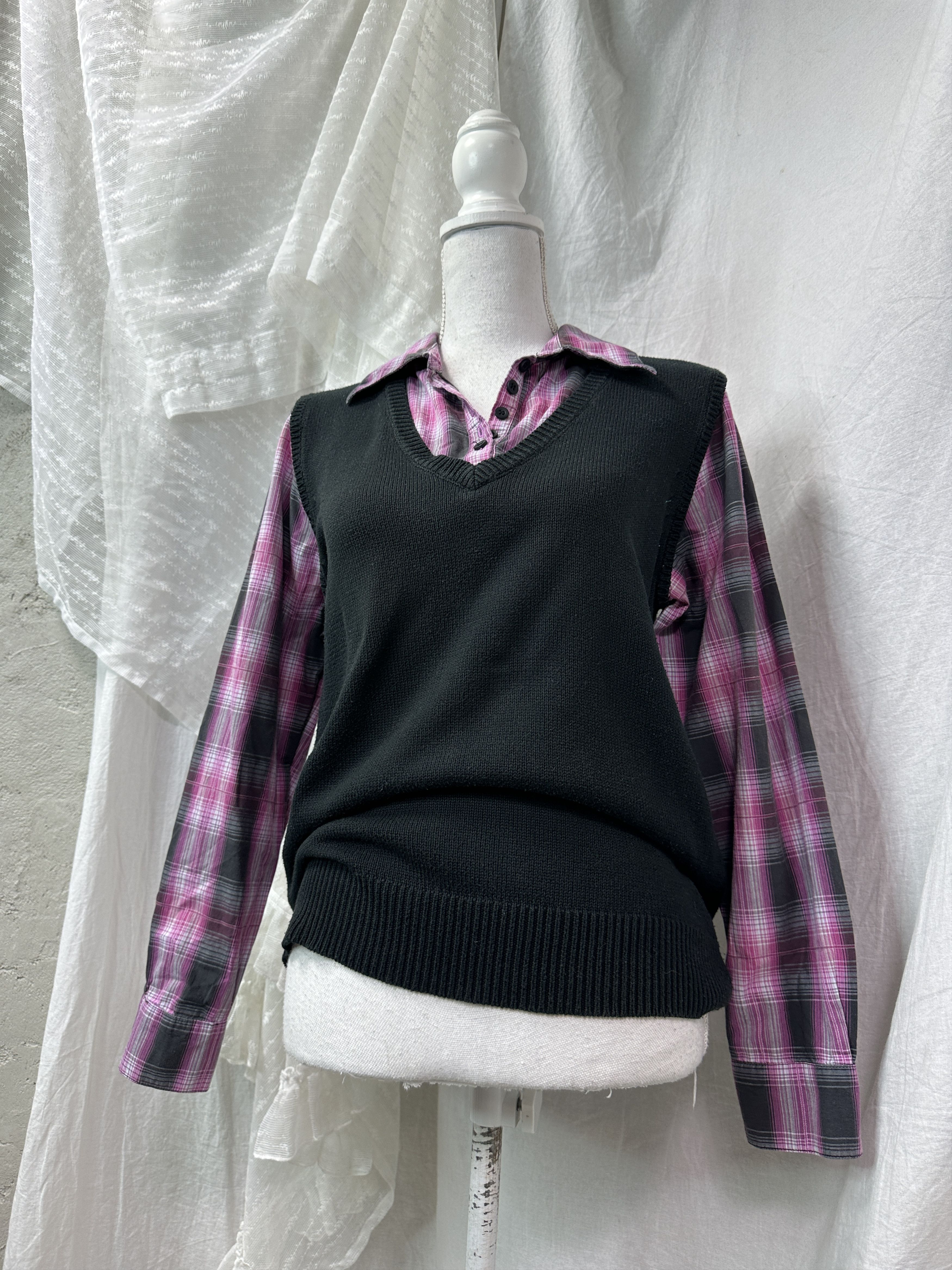 Vintage Vintage Tartan Hybrid School Girl Sweater & Shirt 00s Size M / US 6-8 / IT 42-44 - 1 Thumbnail