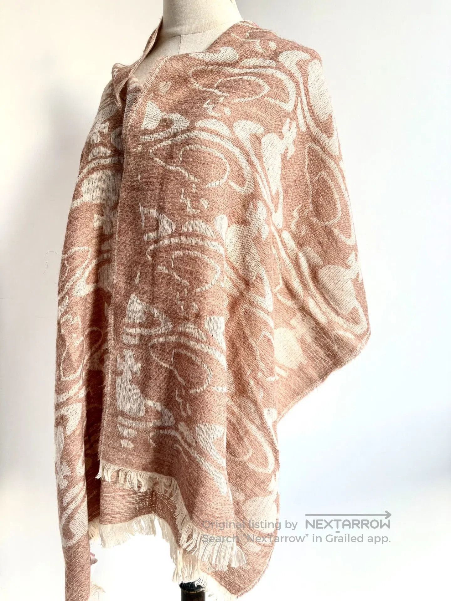 Vivienne Westwood Vivienne Westwood Vintage Beige Saturn Scarf. Size ONE SIZE - 4 Thumbnail