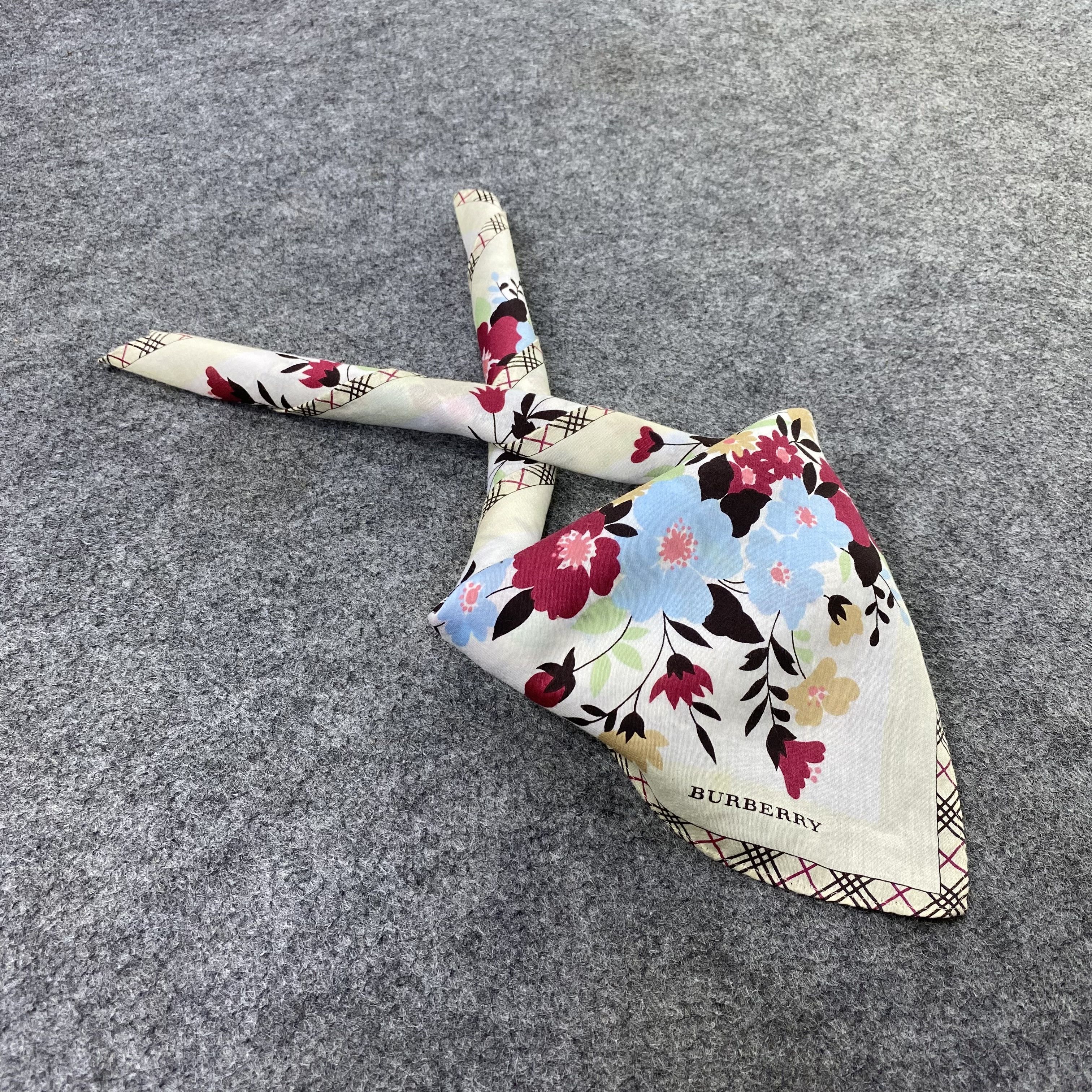 Burberry Burberry Handkerchief Neckerchief Bandana-B1936 Size ONE SIZE - 1 Thumbnail