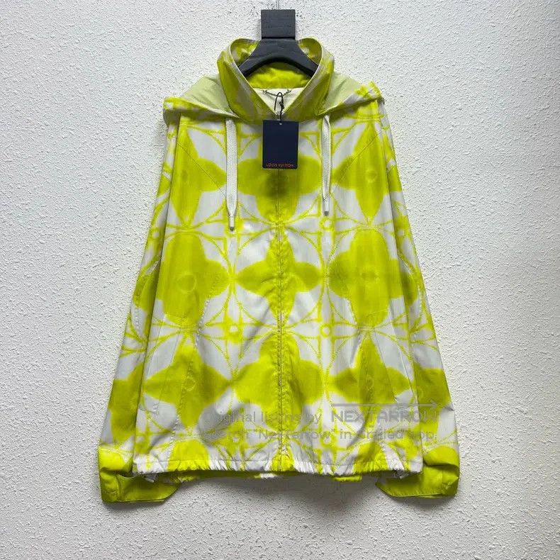 Louis Vuitton Louis Vuitton Lemon yellow three-flower full-print assault Size US L / EU 52-54 / 3 - 1 Thumbnail