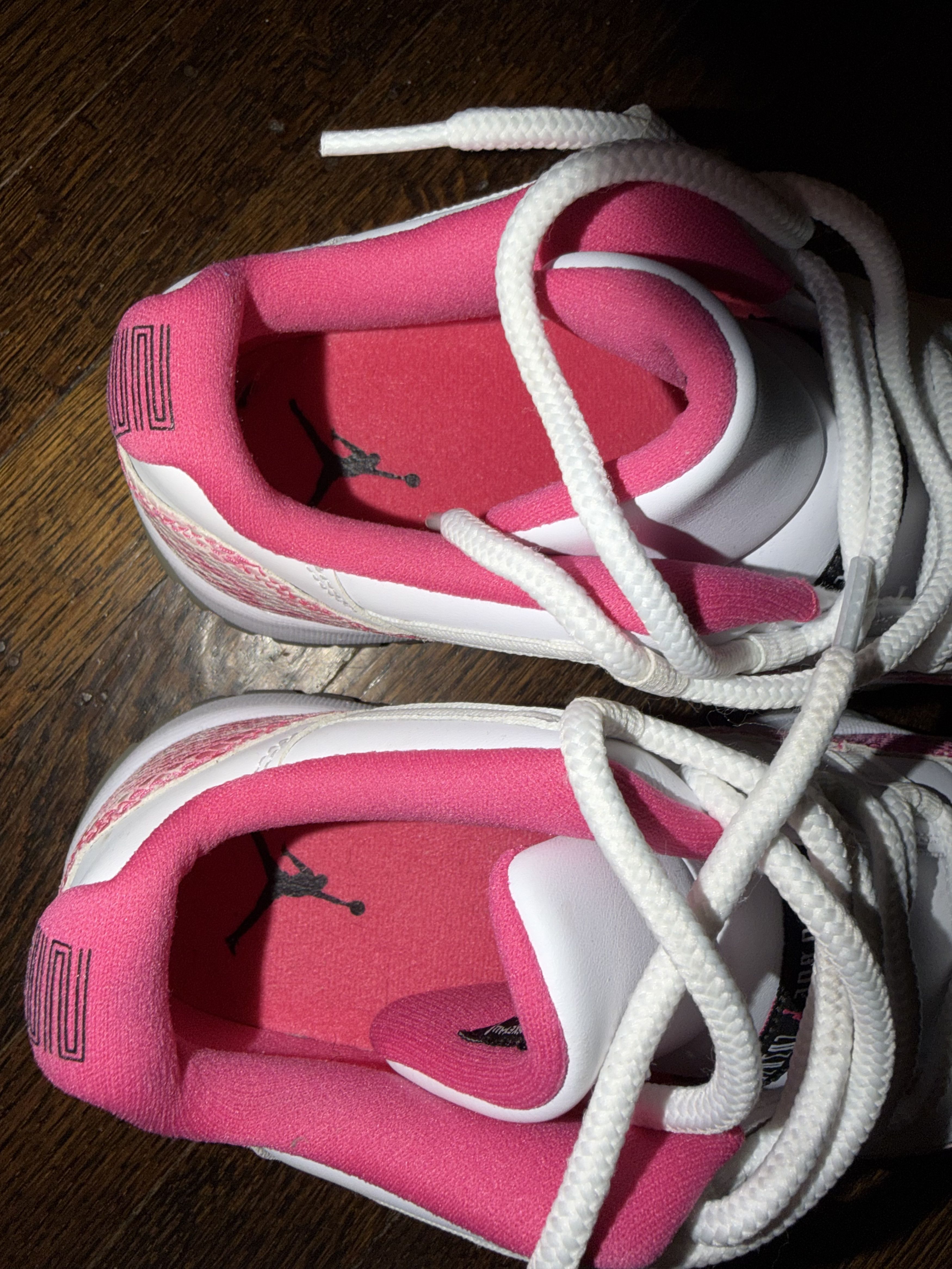 Jordan Brand Women’s Air Jordan 11 Retro Low 'Pink Snakeskin' (2018) Size US 9 / IT 39 - 5 Thumbnail