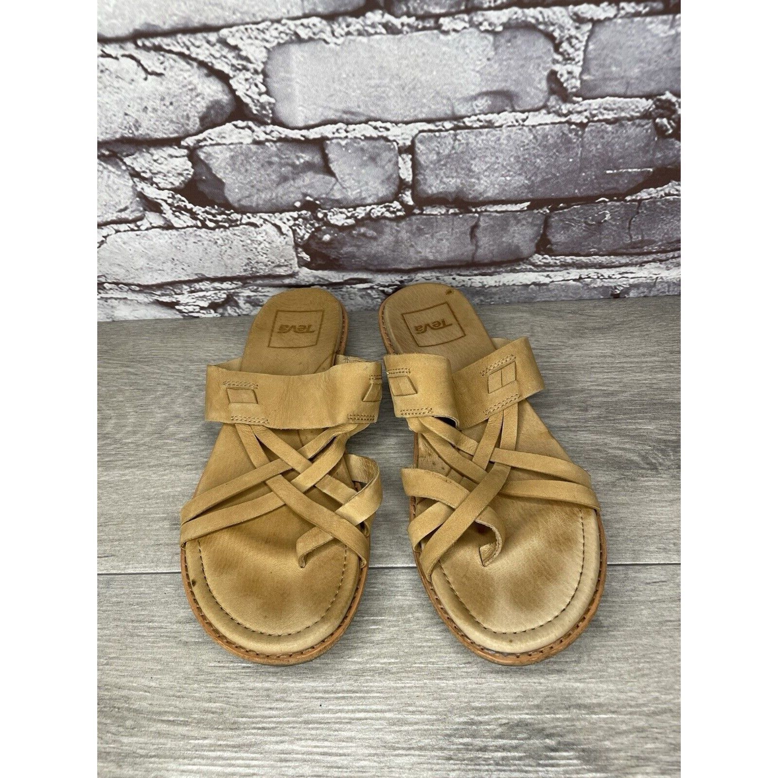 Teva Teva Encanta Tan Brown Leather Casual Toe Slides Sandals Wom Size US 7 / IT 37 - 2 Thumbnail