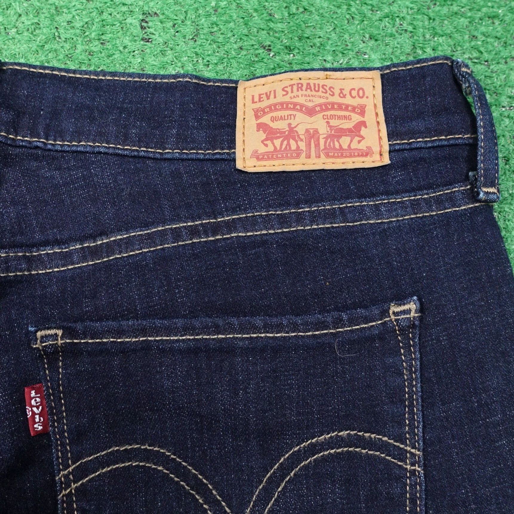 Levi's Levis Jeans Womens 12 Bootcut Denim Blue Dark Wash Stretch 33x29.5 -O2 Size 34" / US 12 / IT 48 - 6 Thumbnail