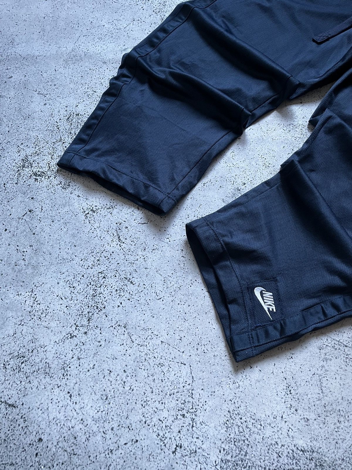 Nike × Vintage Vintage Nike Oversized Basketball Sweatpants Swoosh Y2K USA Size US 34 / EU 50 - 2 Thumbnail