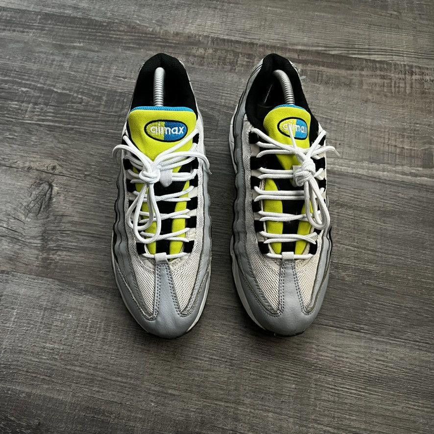 Nike NIKE • Air Max 95 "2019 Wolf Grey" (7M) Size US 7 / EU 40 - 4 Thumbnail