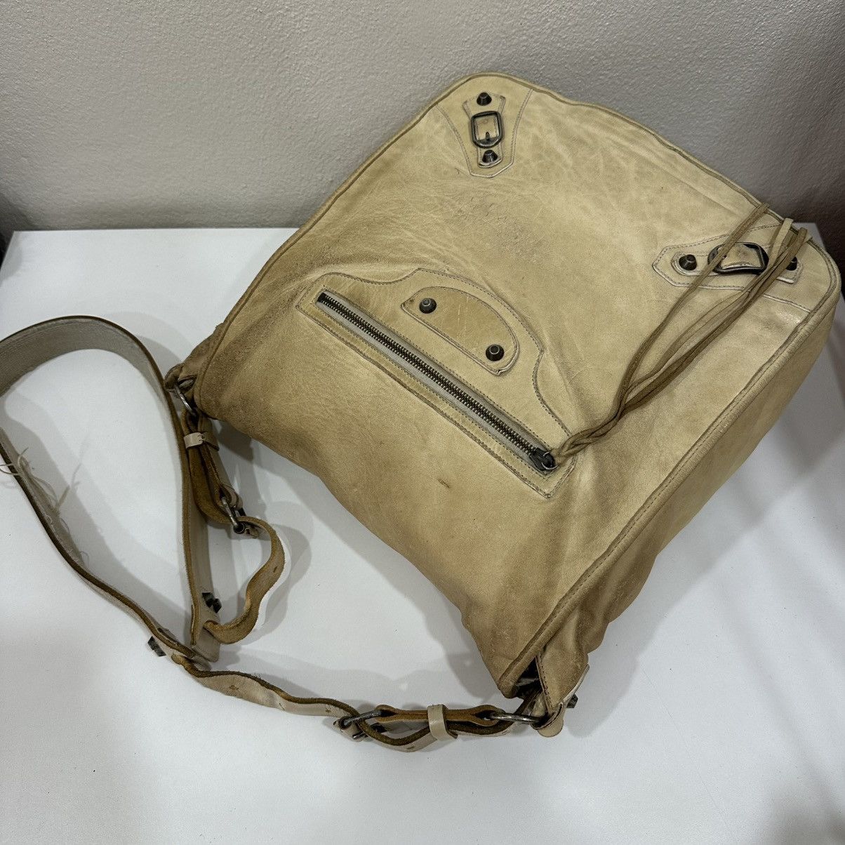 Balenciaga ‼️LASTDROP‼️ BALENCIAGA THE DAY LEATHER SHOULDER BAG Size ONE SIZE - 4 Thumbnail