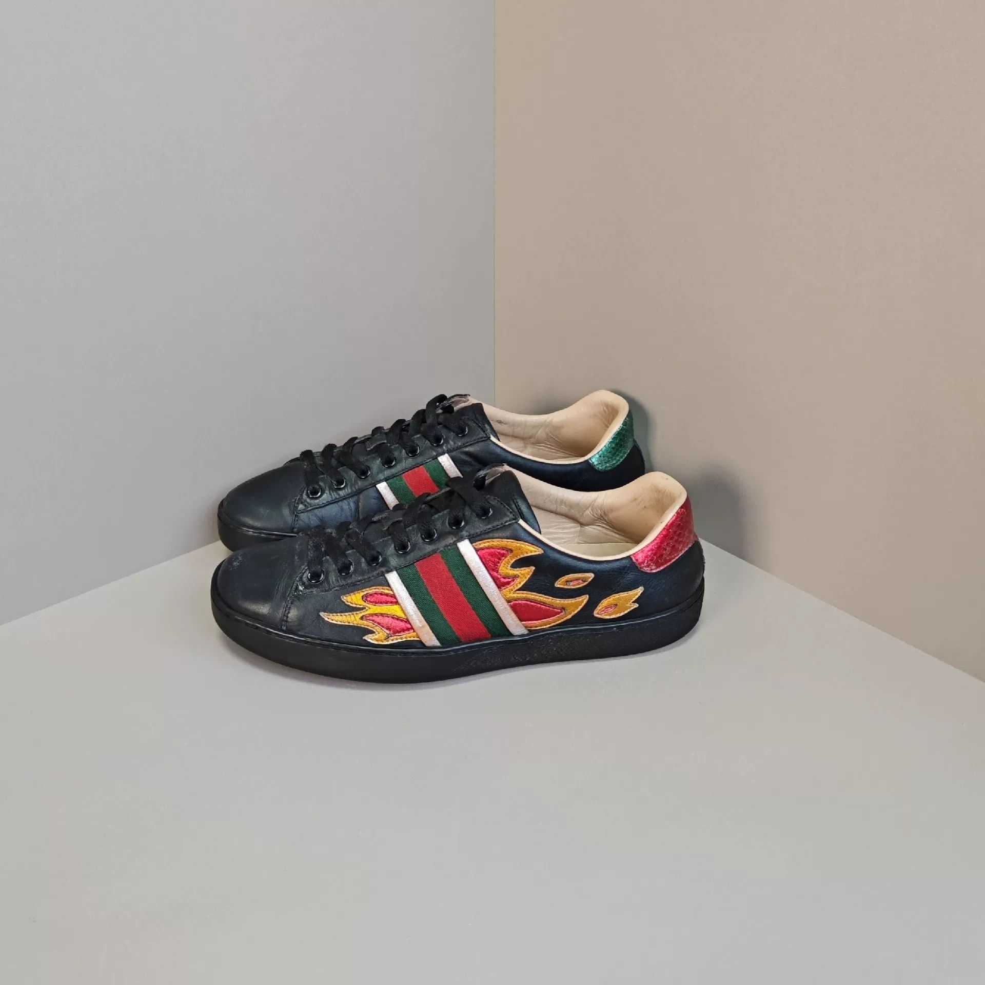 Gucci Gucci Printed Graphic Lowtop Sneakers 7 Men Size US 7 / EU 40 - 1 Thumbnail