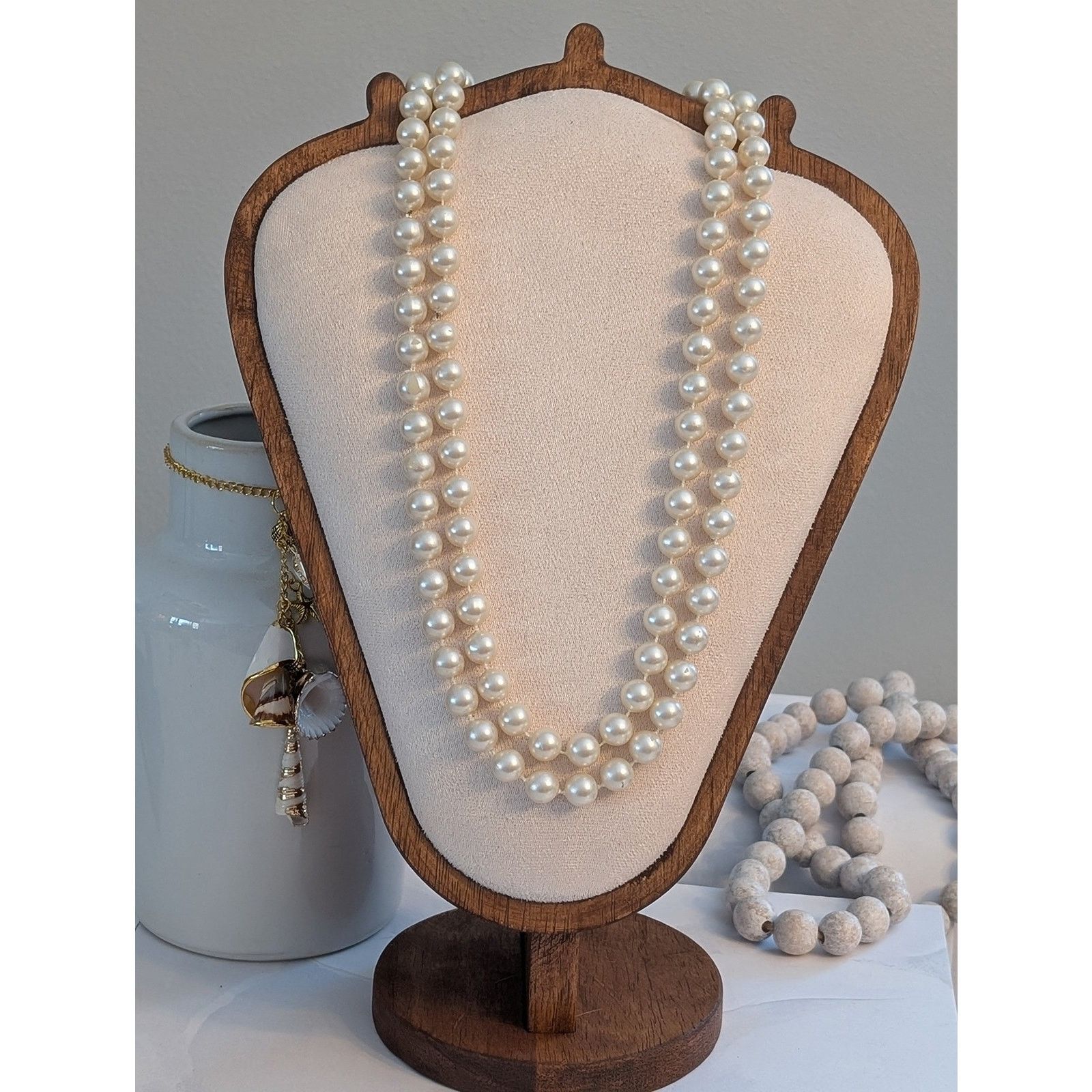 Vintage Lovely Vintage 1980s Classic 48" Ivory Faux Pearl Necklace Size ONE SIZE - 1 Thumbnail