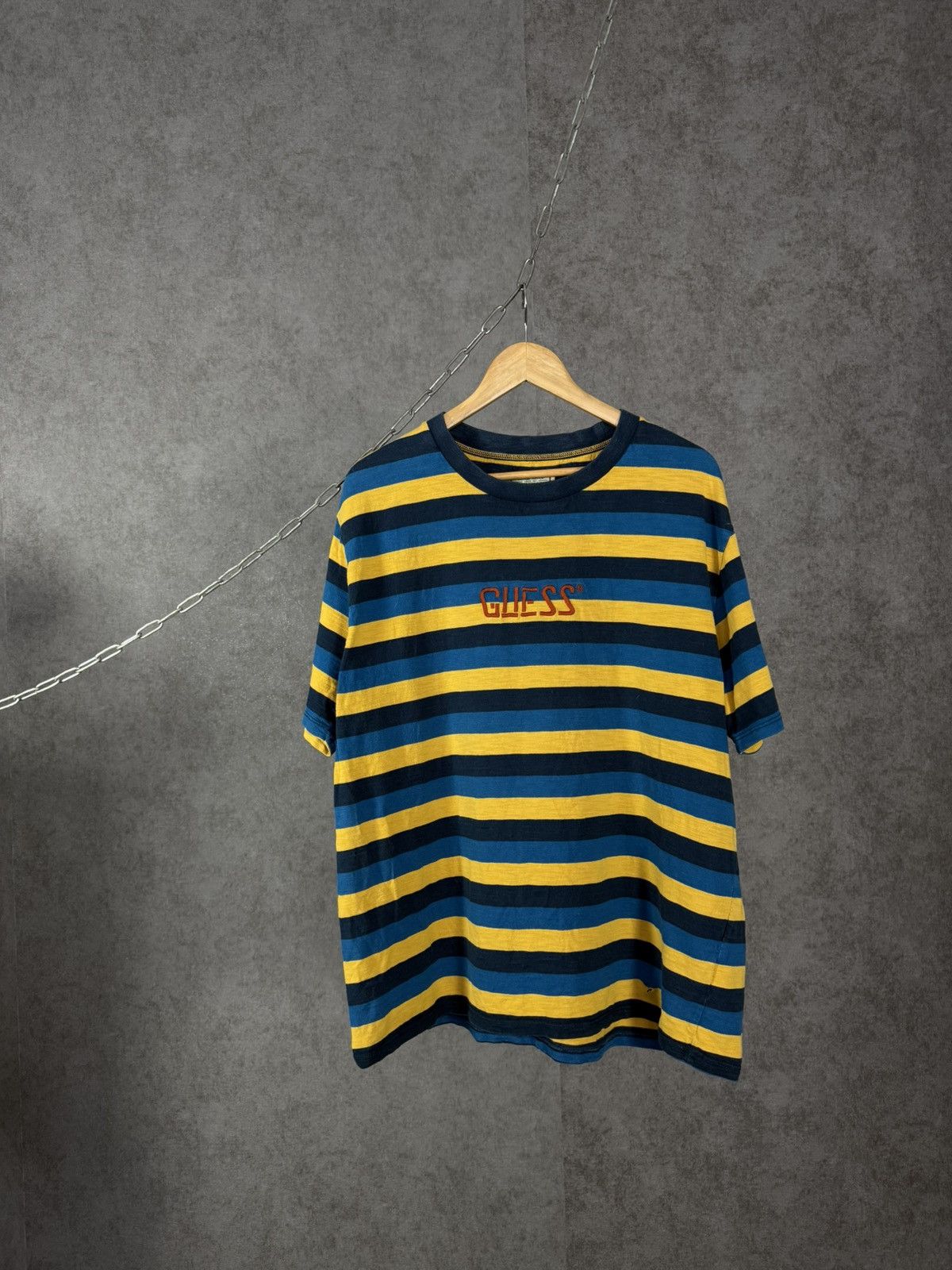 Guess Guess designer crazy center logo tee Size US M / EU 48-50 / 2 - 1 Thumbnail