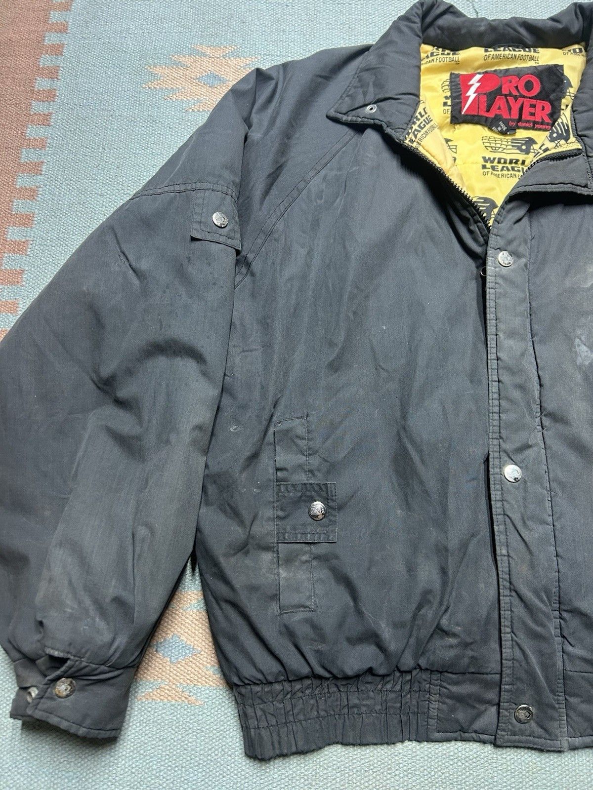 Vintage VTG pro player puffer jacket Barcelona dragons distressed L Size US L / EU 52-54 / 3 - 3 Thumbnail