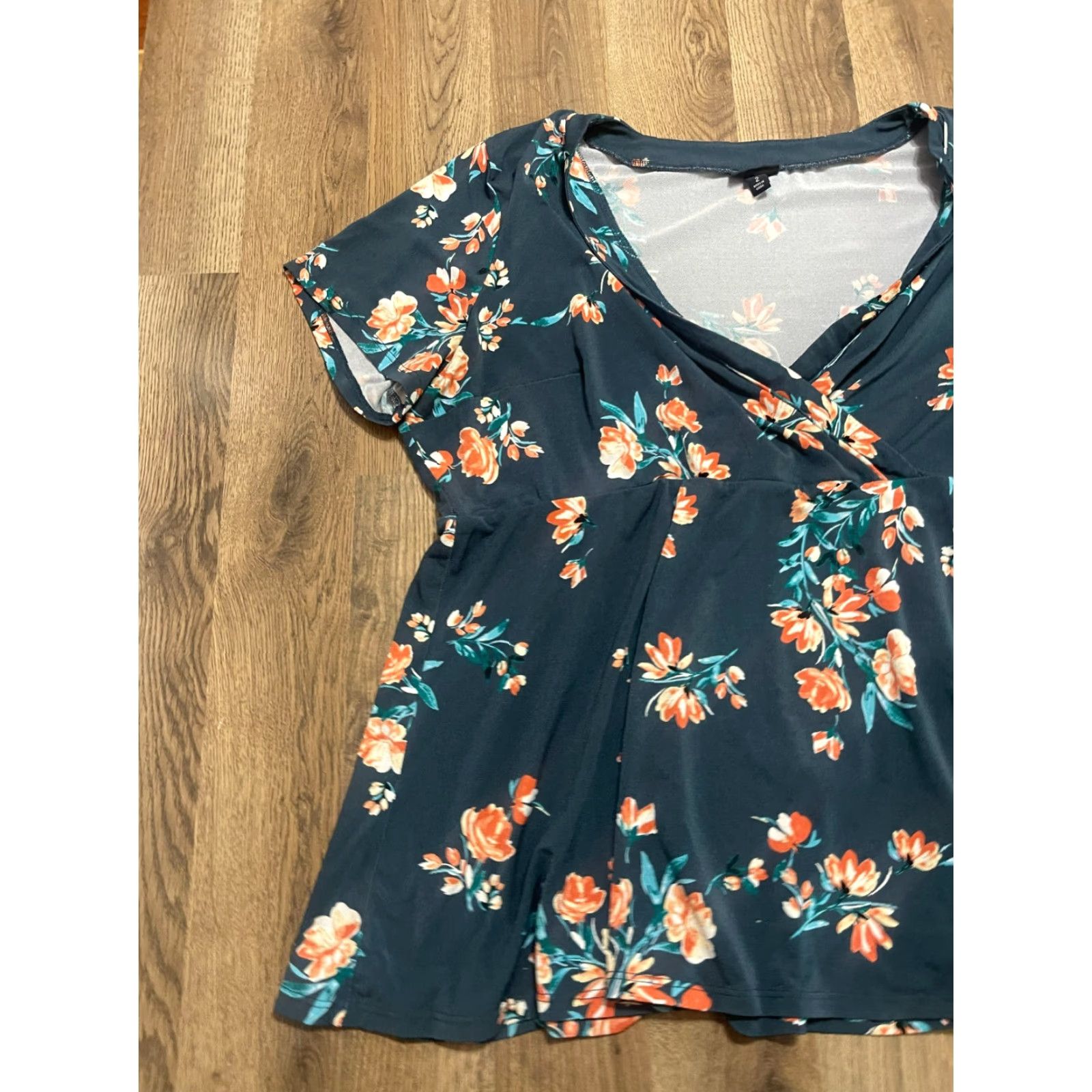 Torrid Torrid Blouse Women's 2X Floral Short Sleeve V-Neck Pullover Casual Modern Basic Orange Blue White Size XXL / US 16-18 / IT 52-54 - 3 Thumbnail