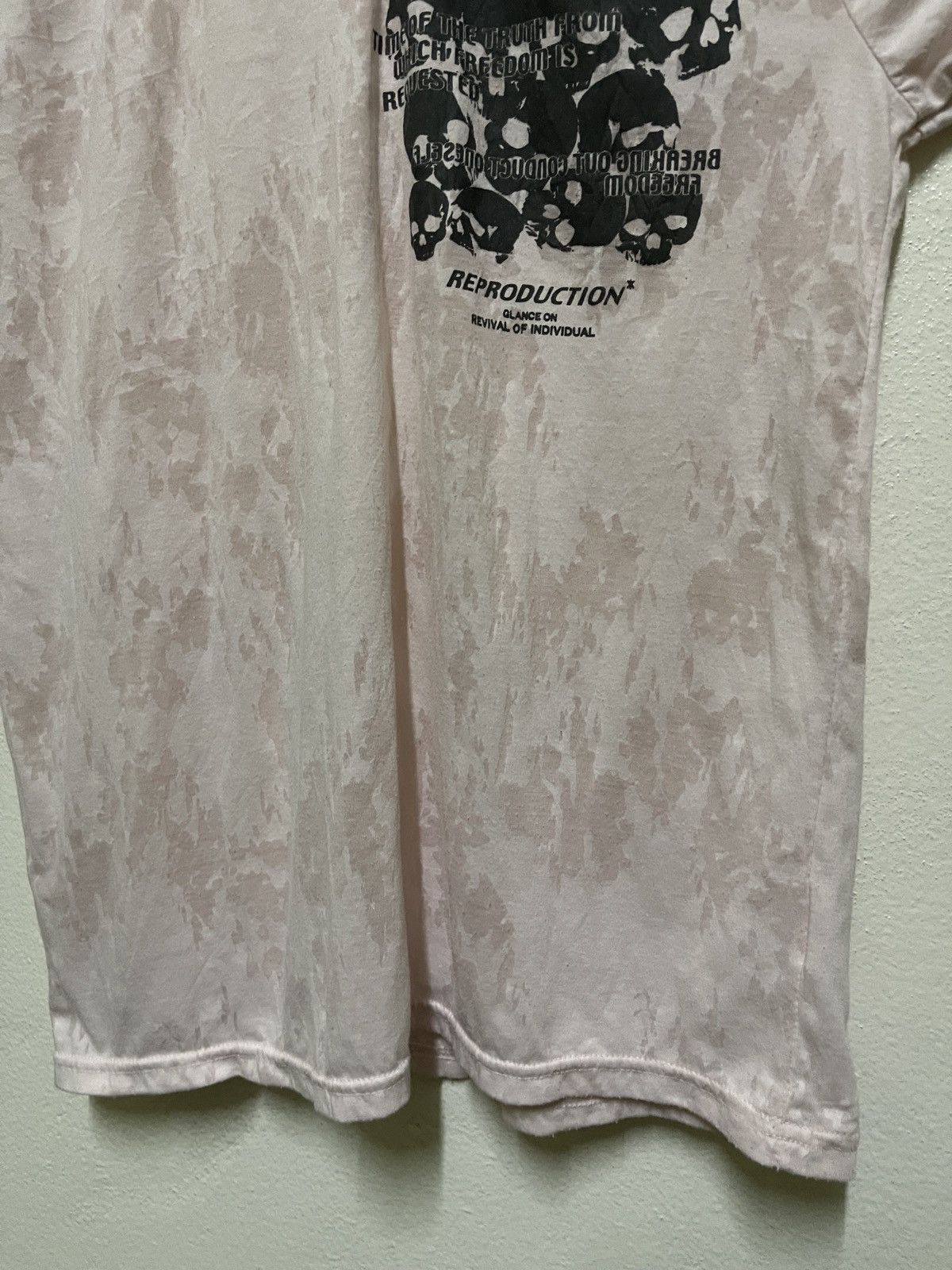 Japanese Brand Body Wave Skull Print T Shirt Size US L / EU 52-54 / 3 - 6 Thumbnail