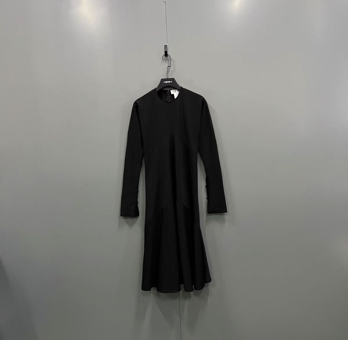 Max Mara MaxMara Black Crew Neck Long Sleeve Dress J41 Size XS / US 0-2 / IT 36-38 - 1 Thumbnail
