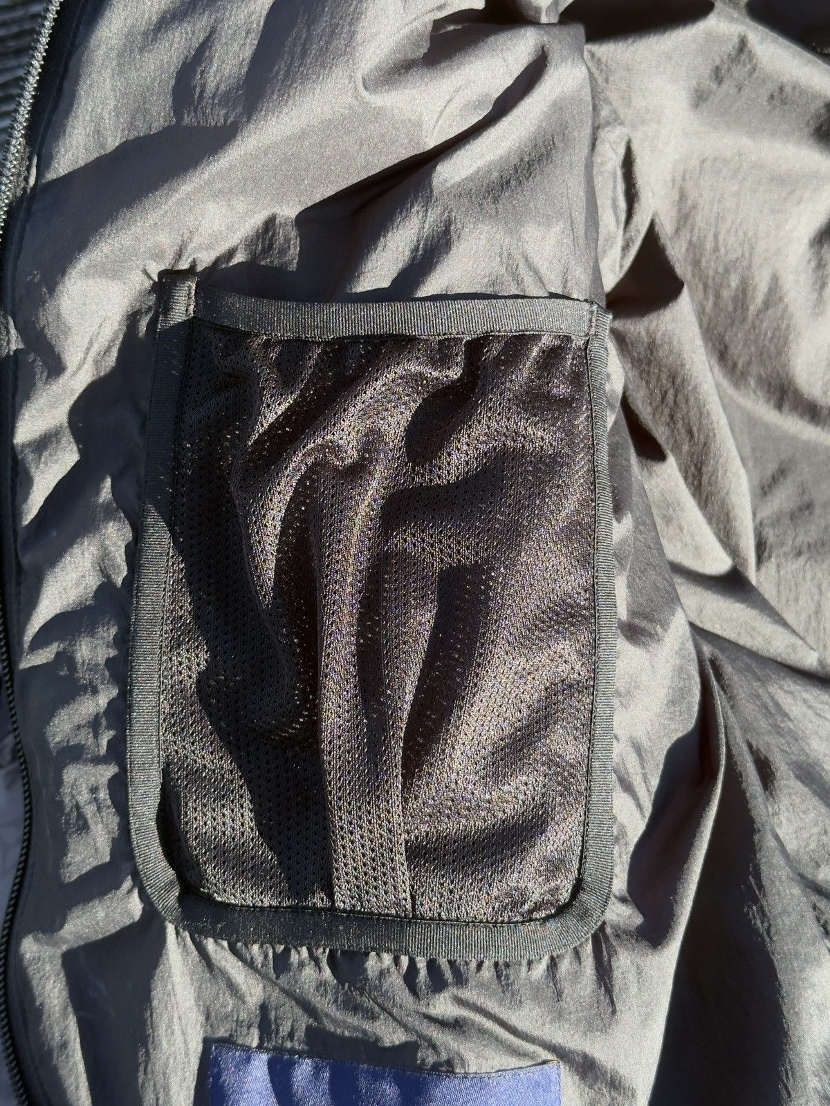 Louis Vuitton Louis Vuitton x Virgil Abloh - 2054 Heat reactive Puffer Size US M / EU 48-50 / 2 - 11 Thumbnail