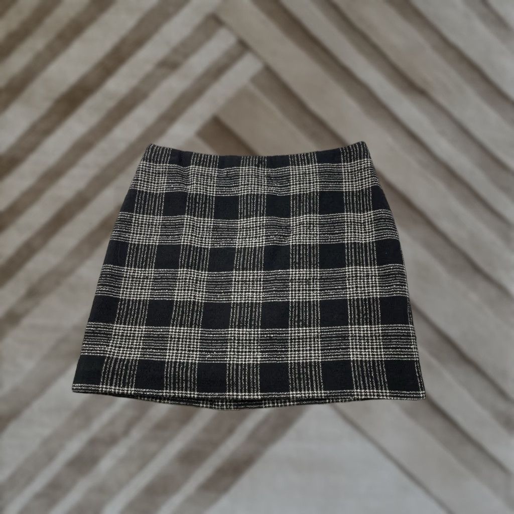 Alice + Olivia Alice Olivia Skirt Wool Mini Black Check 4 Women Short Lined Zip Employed Collection Vintage? Size 27" / US 4 / IT 40 - 1 Thumbnail